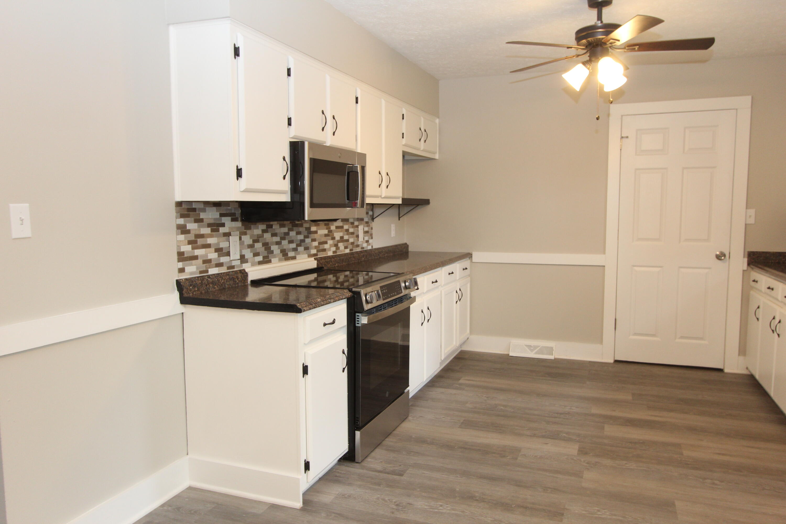 406 Sunset Drive Property Photo 8