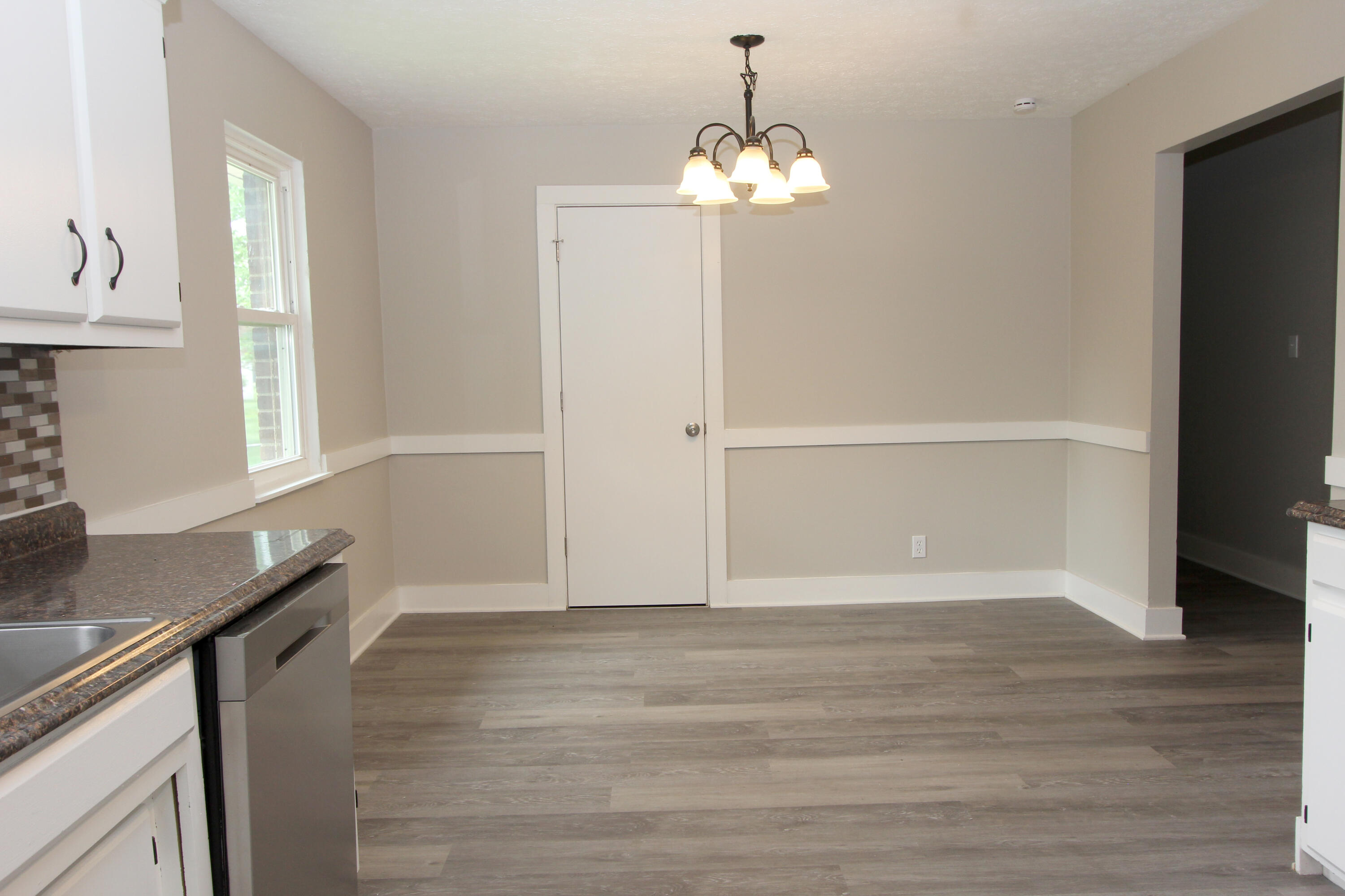 406 Sunset Drive Property Photo 12