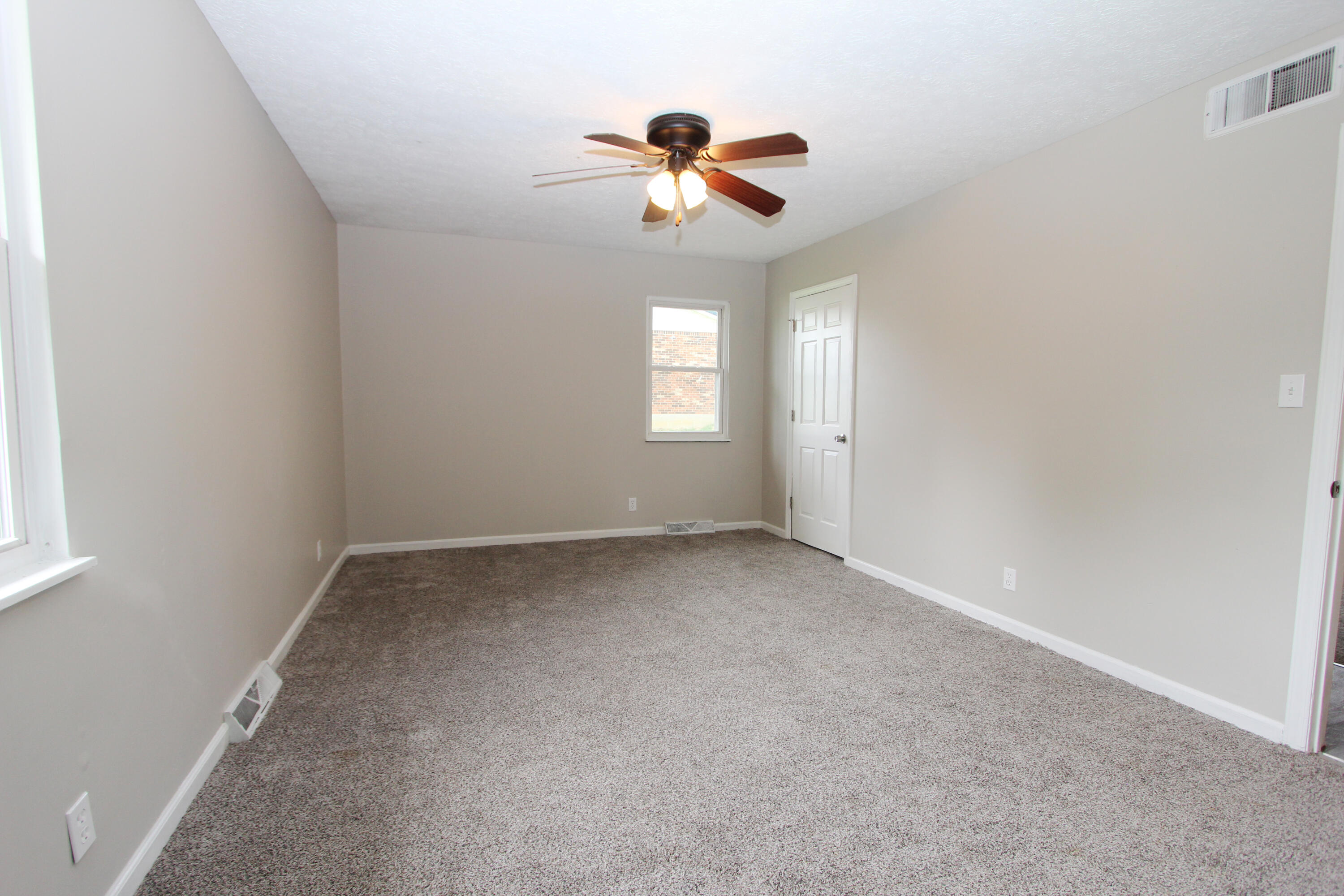 406 Sunset Drive Property Photo 16