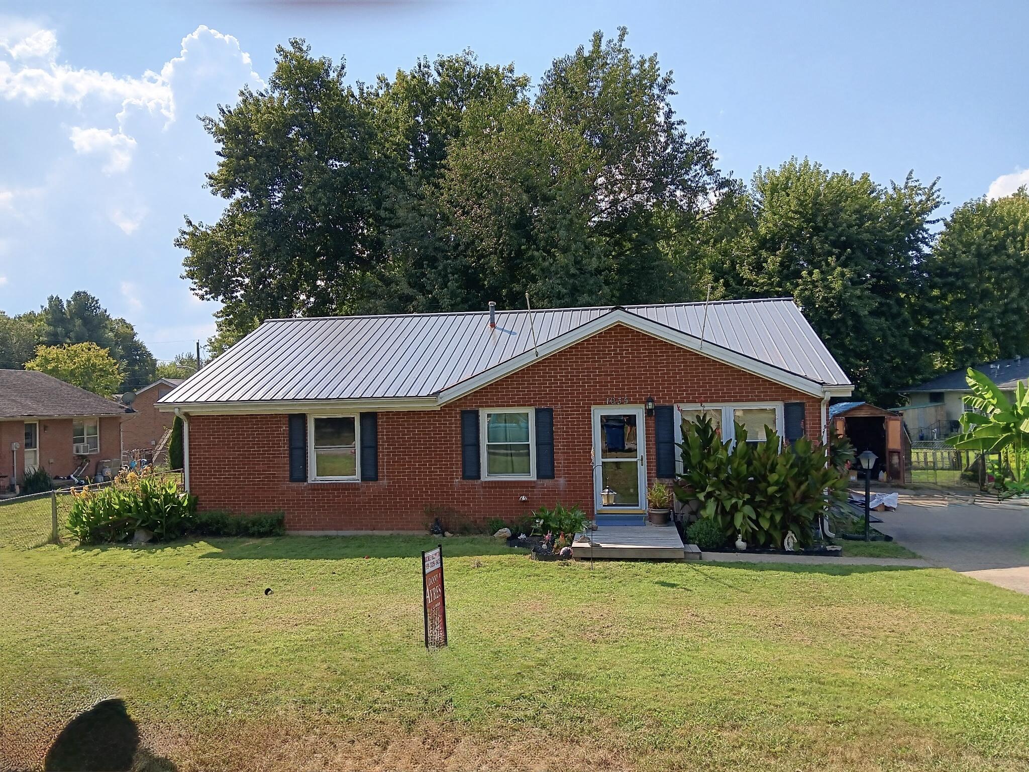 1035 Plainview Drive Property Photo 1