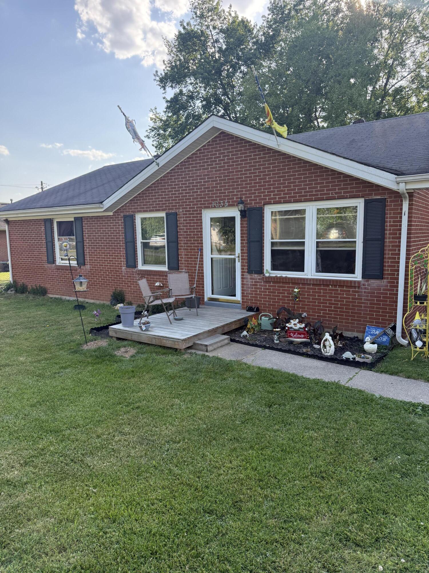 1035 Plainview Drive Property Photo 3