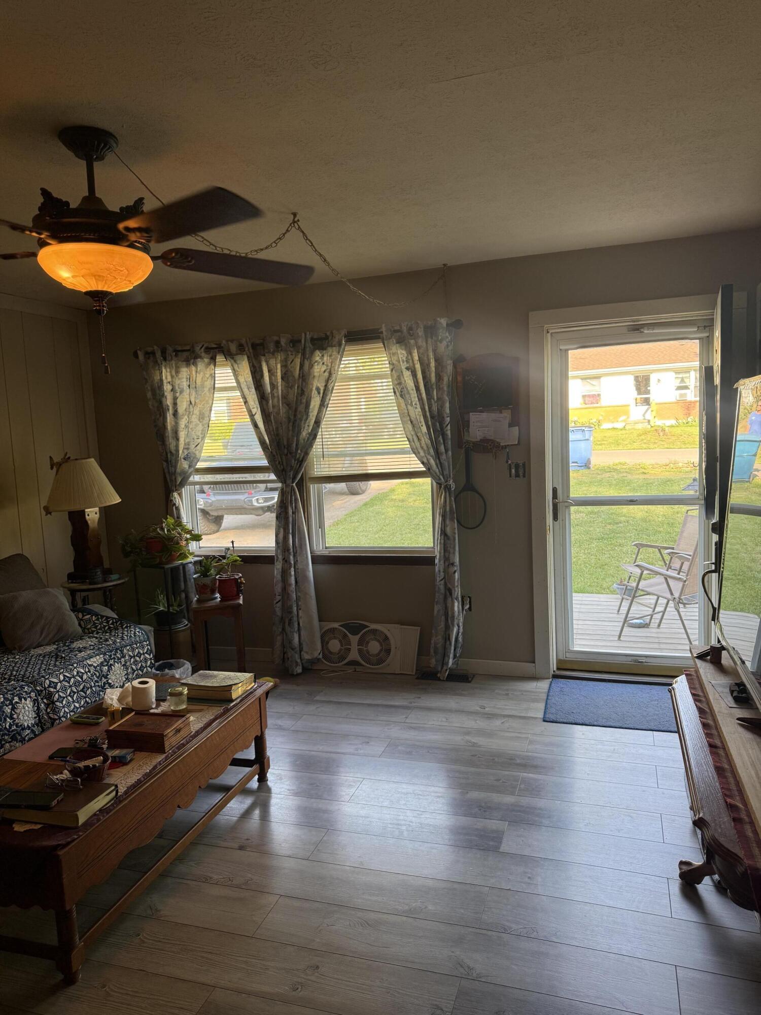 1035 Plainview Drive Property Photo 6
