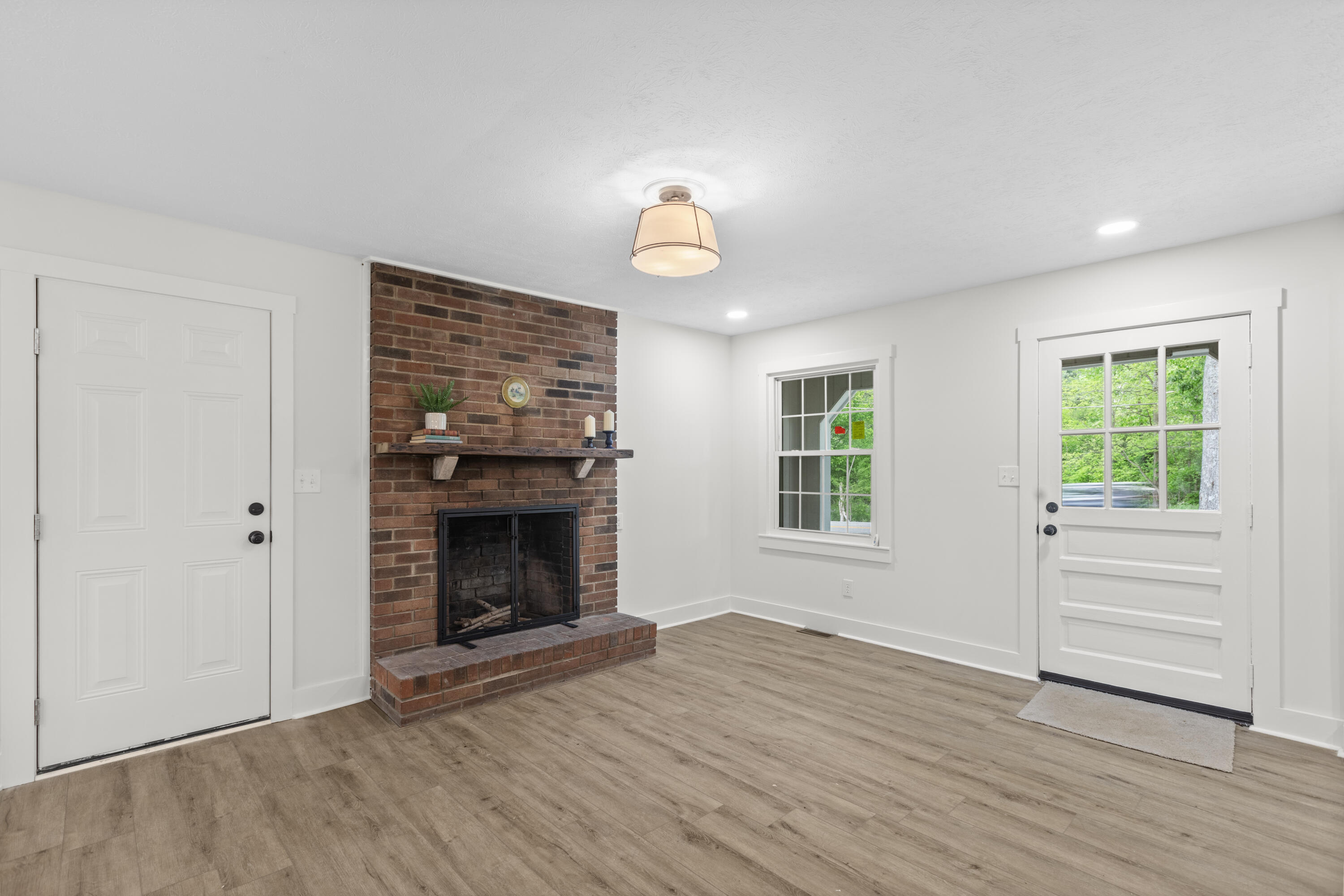 16 Meadowbrook Drive Property Photo 2