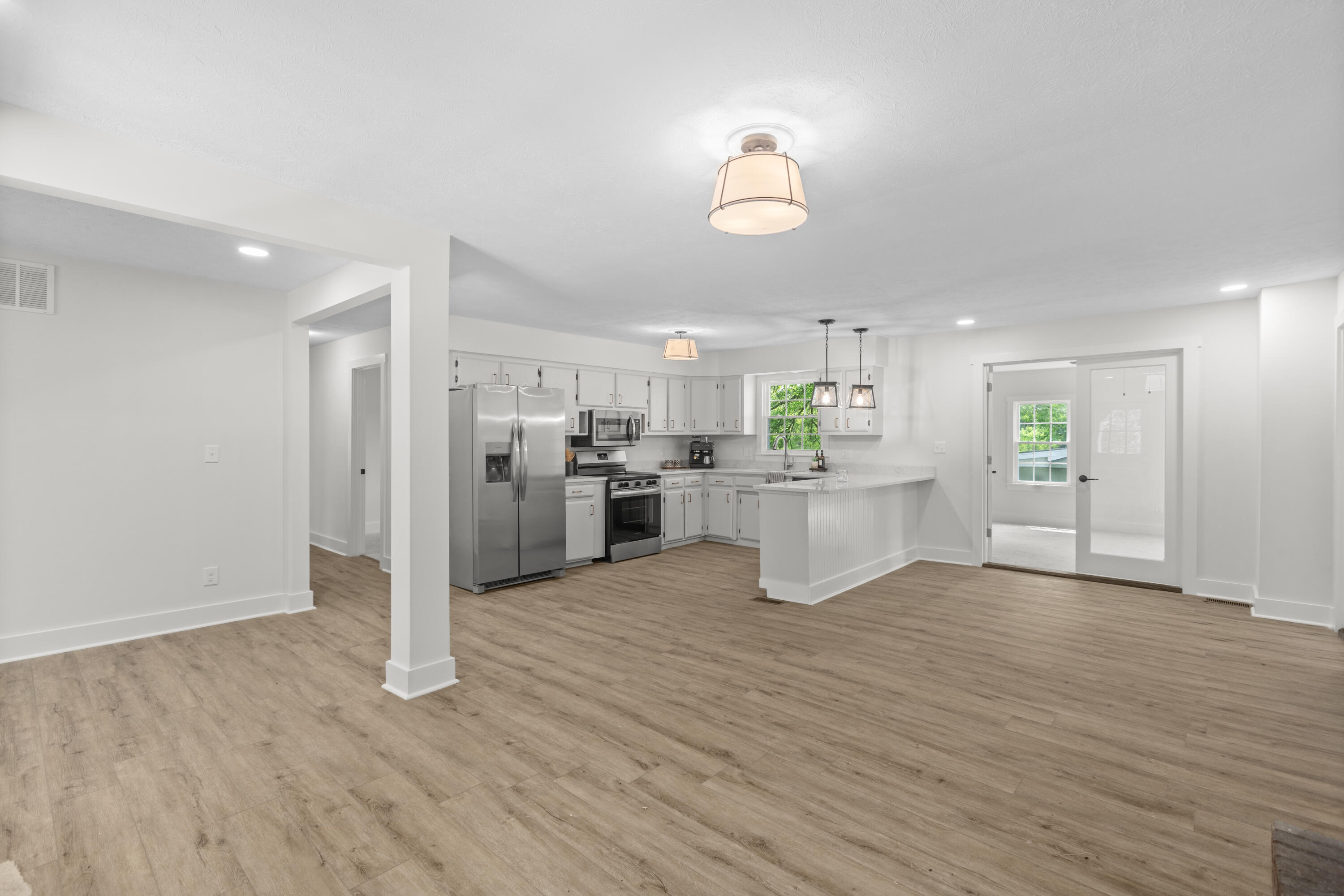 16 Meadowbrook Drive Property Photo 3