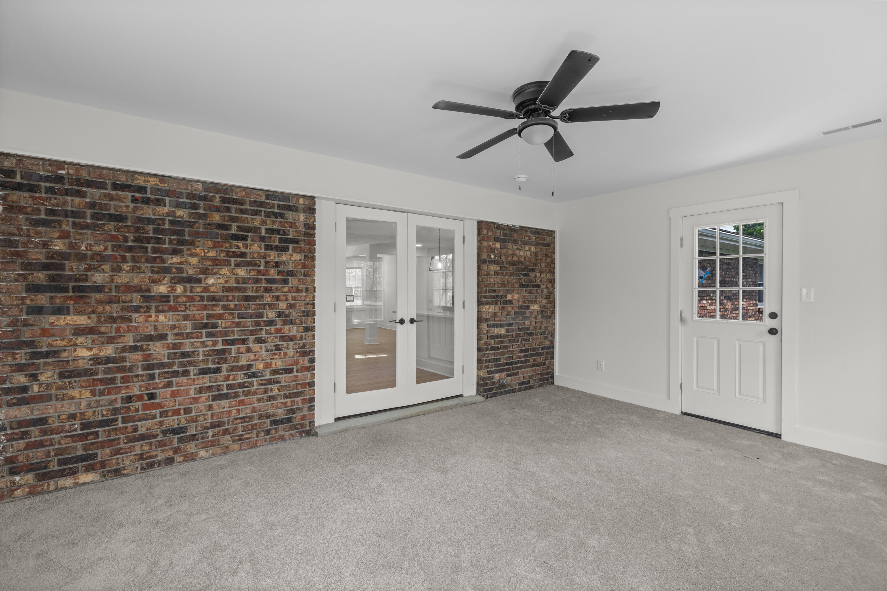 16 Meadowbrook Drive Property Photo 10