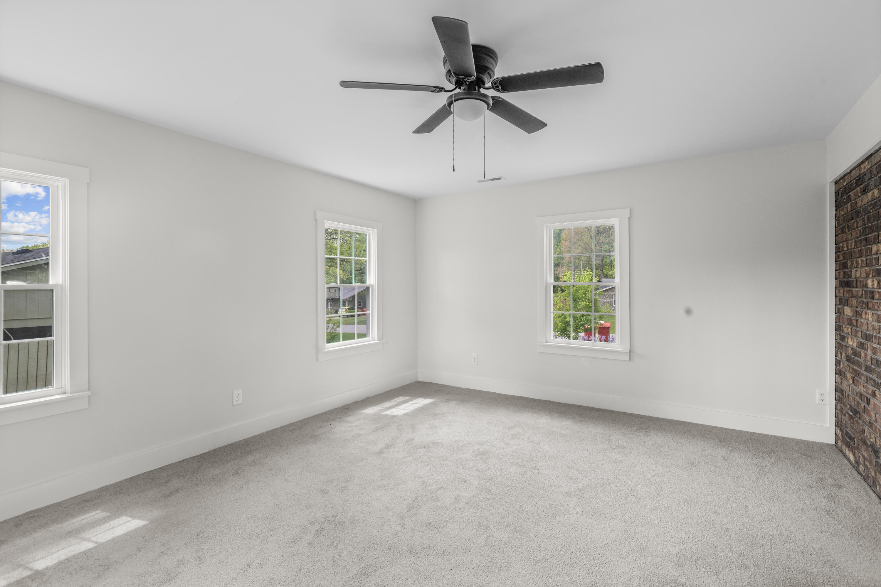 16 Meadowbrook Drive Property Photo 11