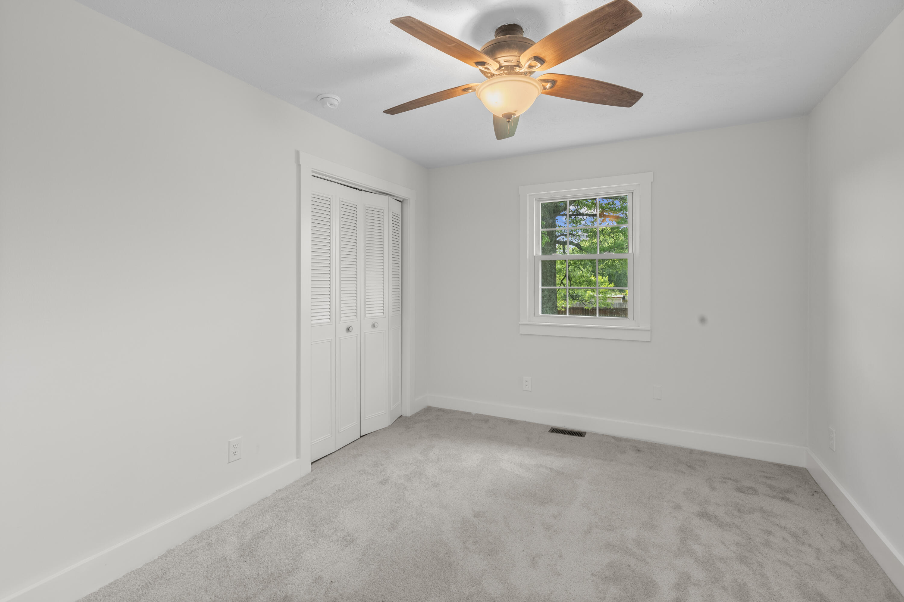 16 Meadowbrook Drive Property Photo 14
