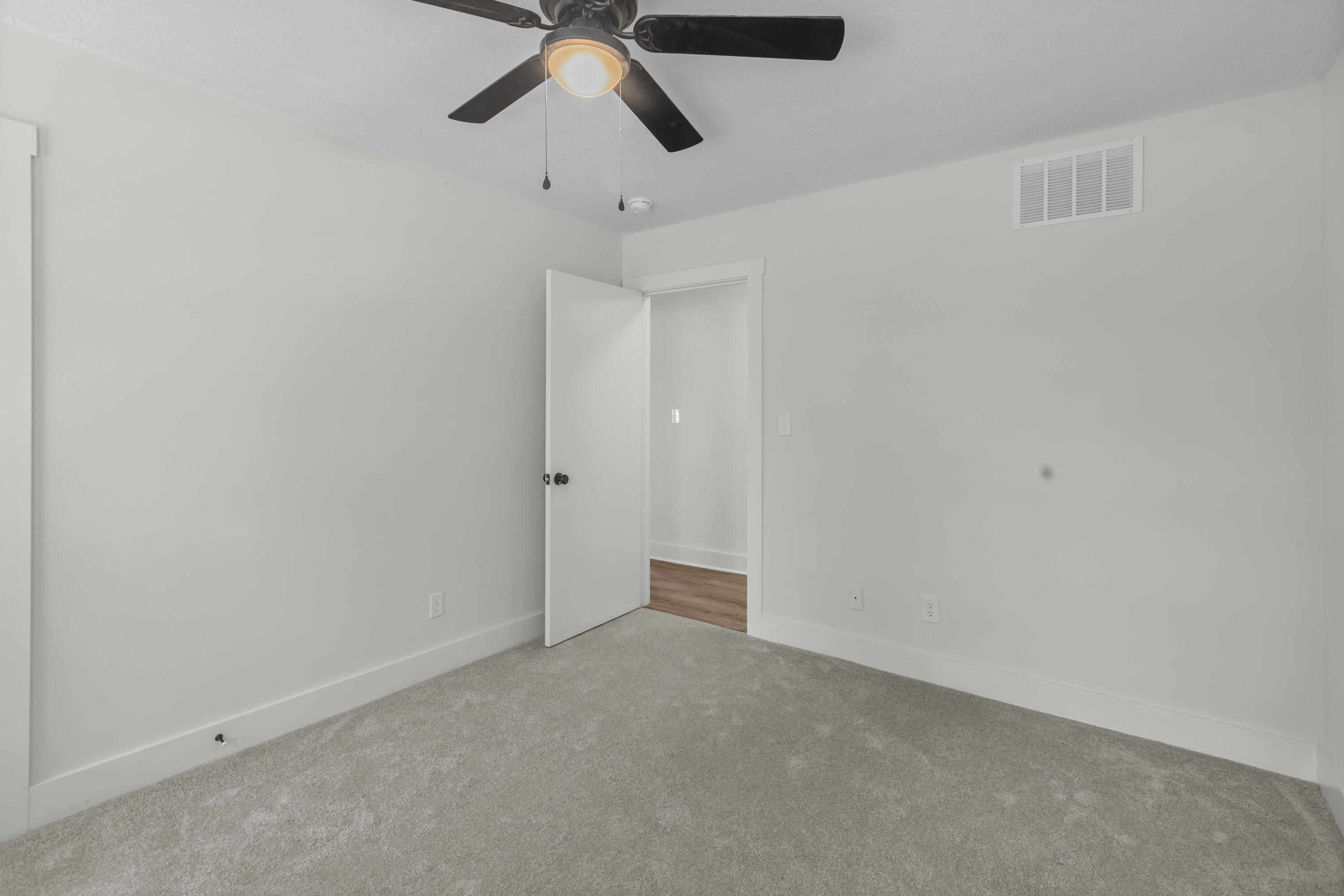 16 Meadowbrook Drive Property Photo 18