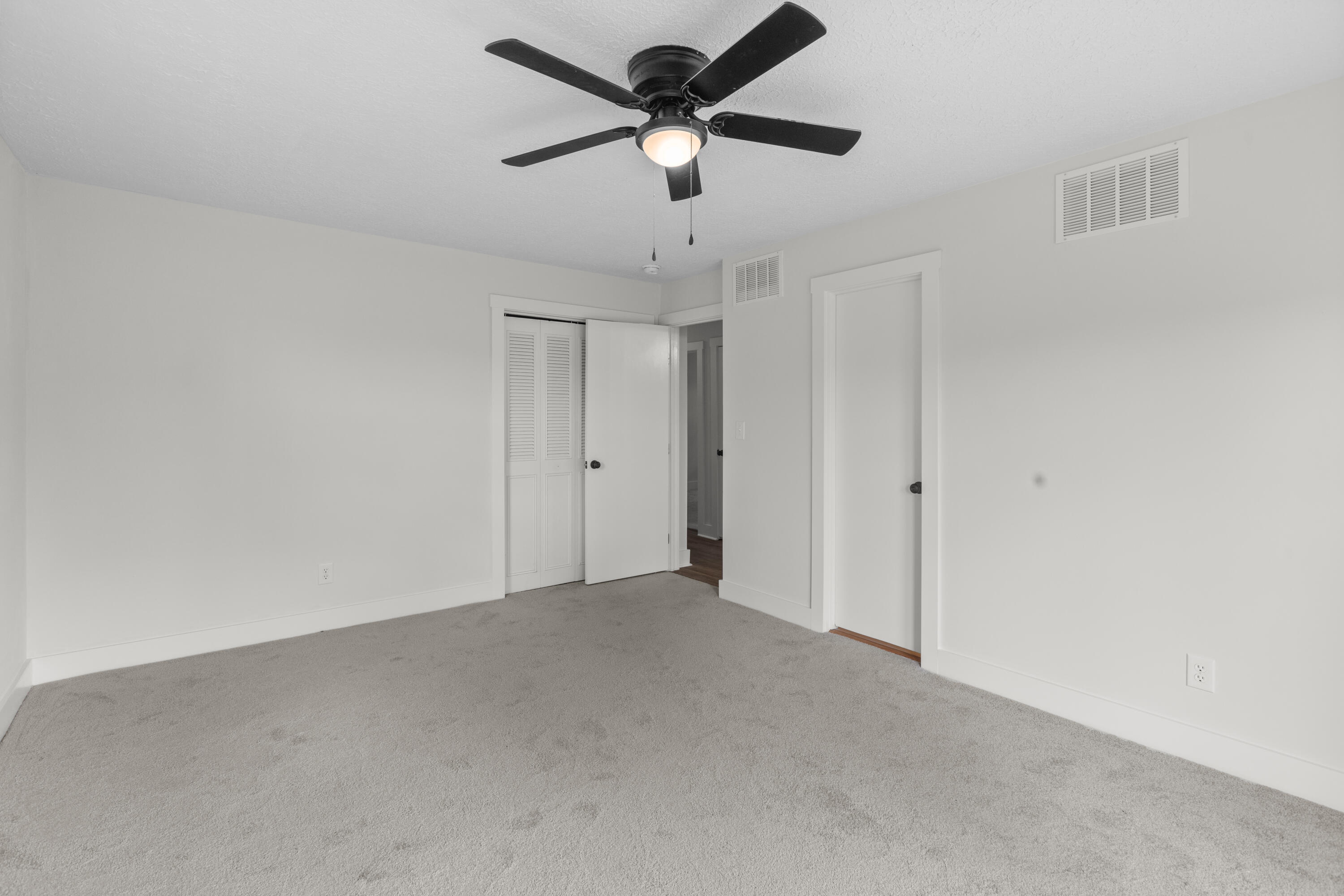 16 Meadowbrook Drive Property Photo 22