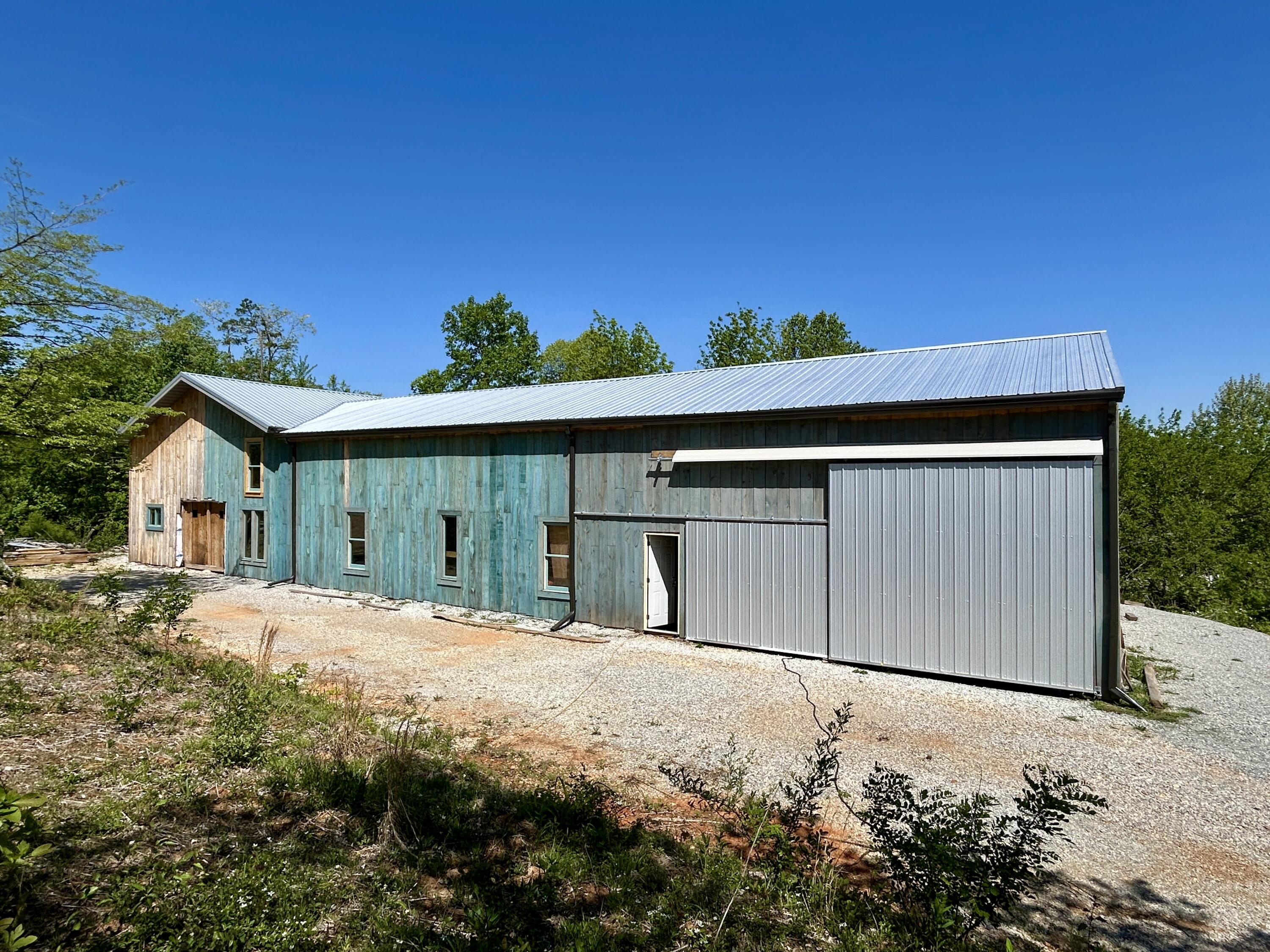 86 Rose Point Property Photo 1
