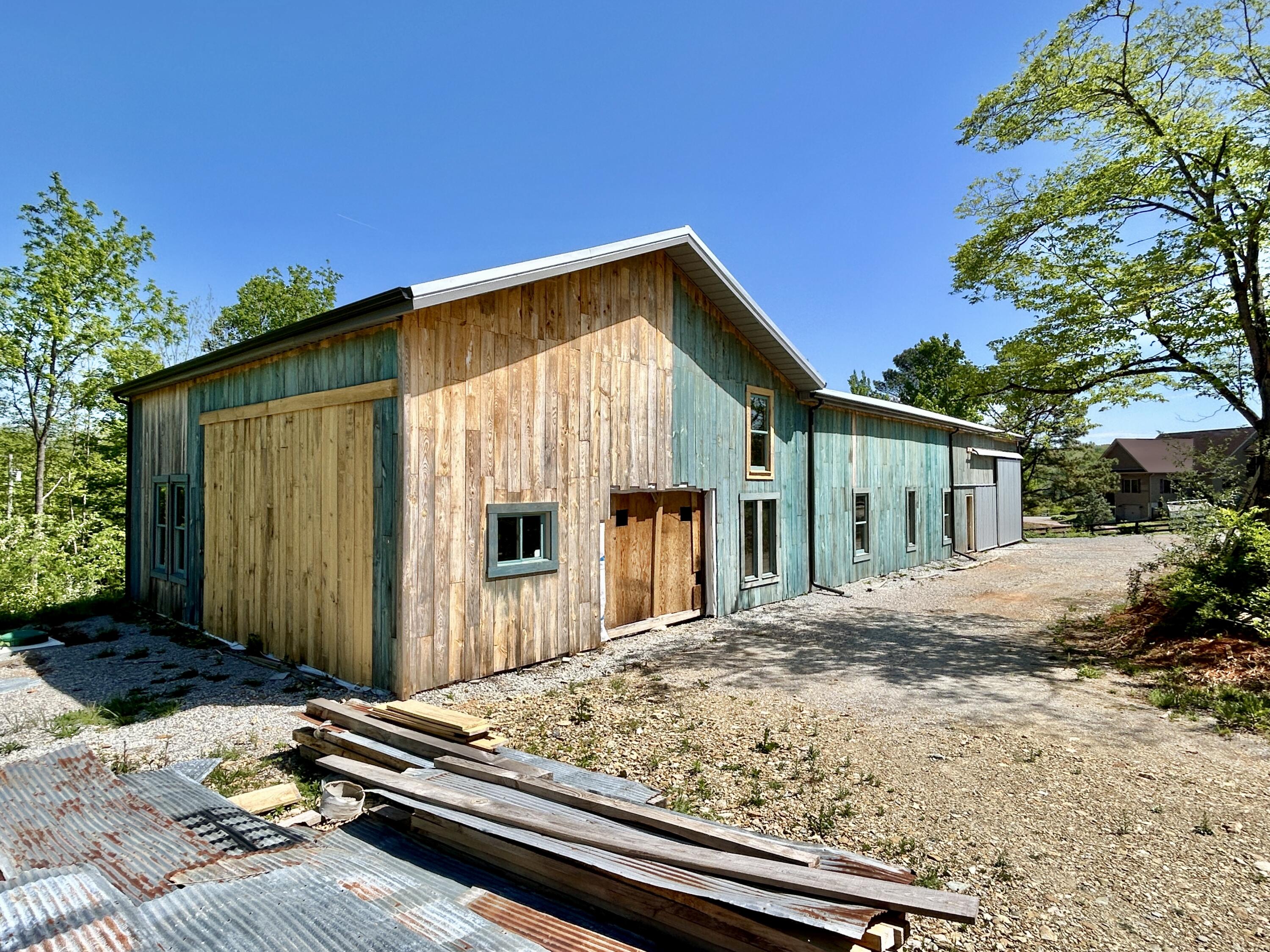 86 Rose Point Property Photo 2