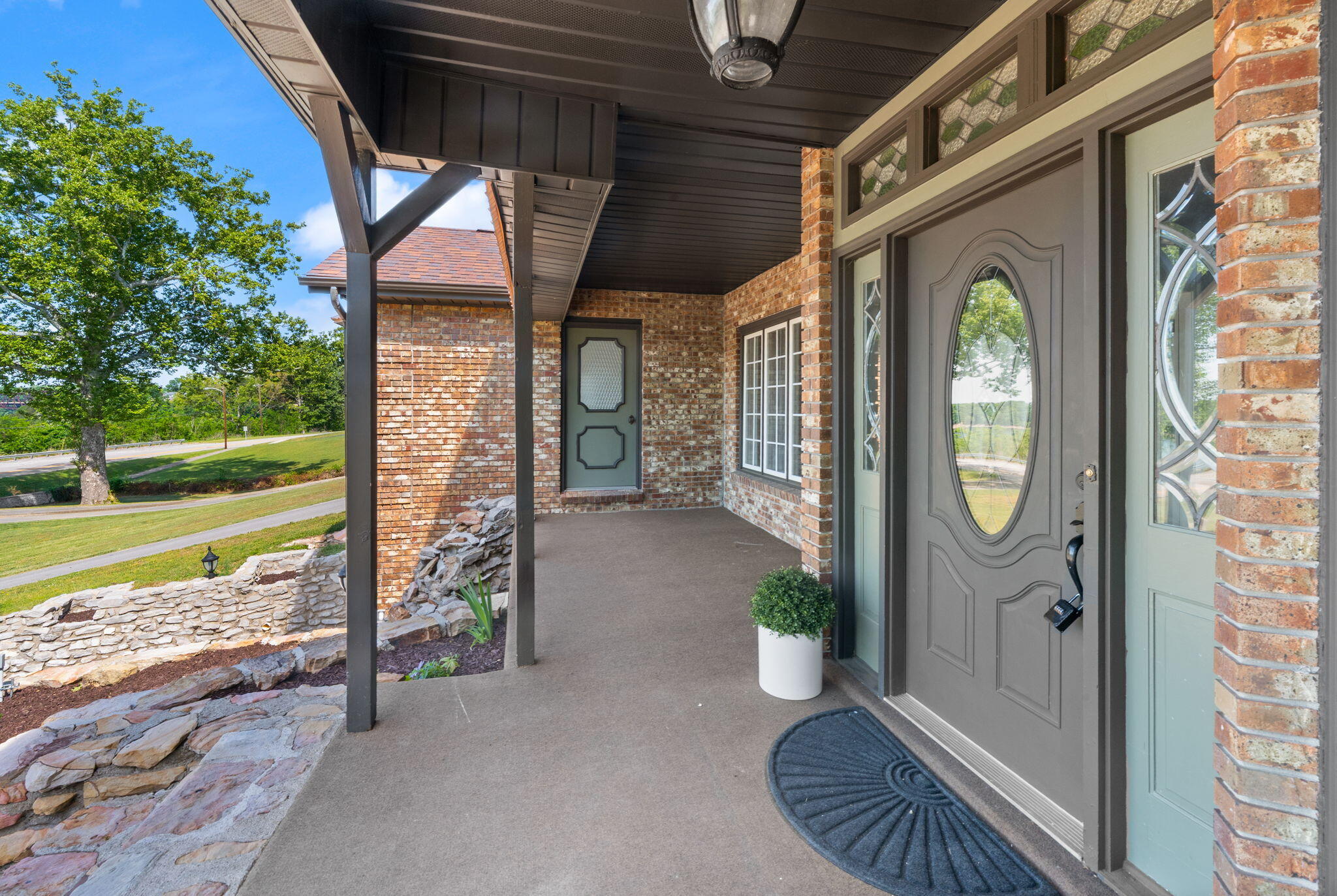 518 W Lakeshore Drive Property Photo 18