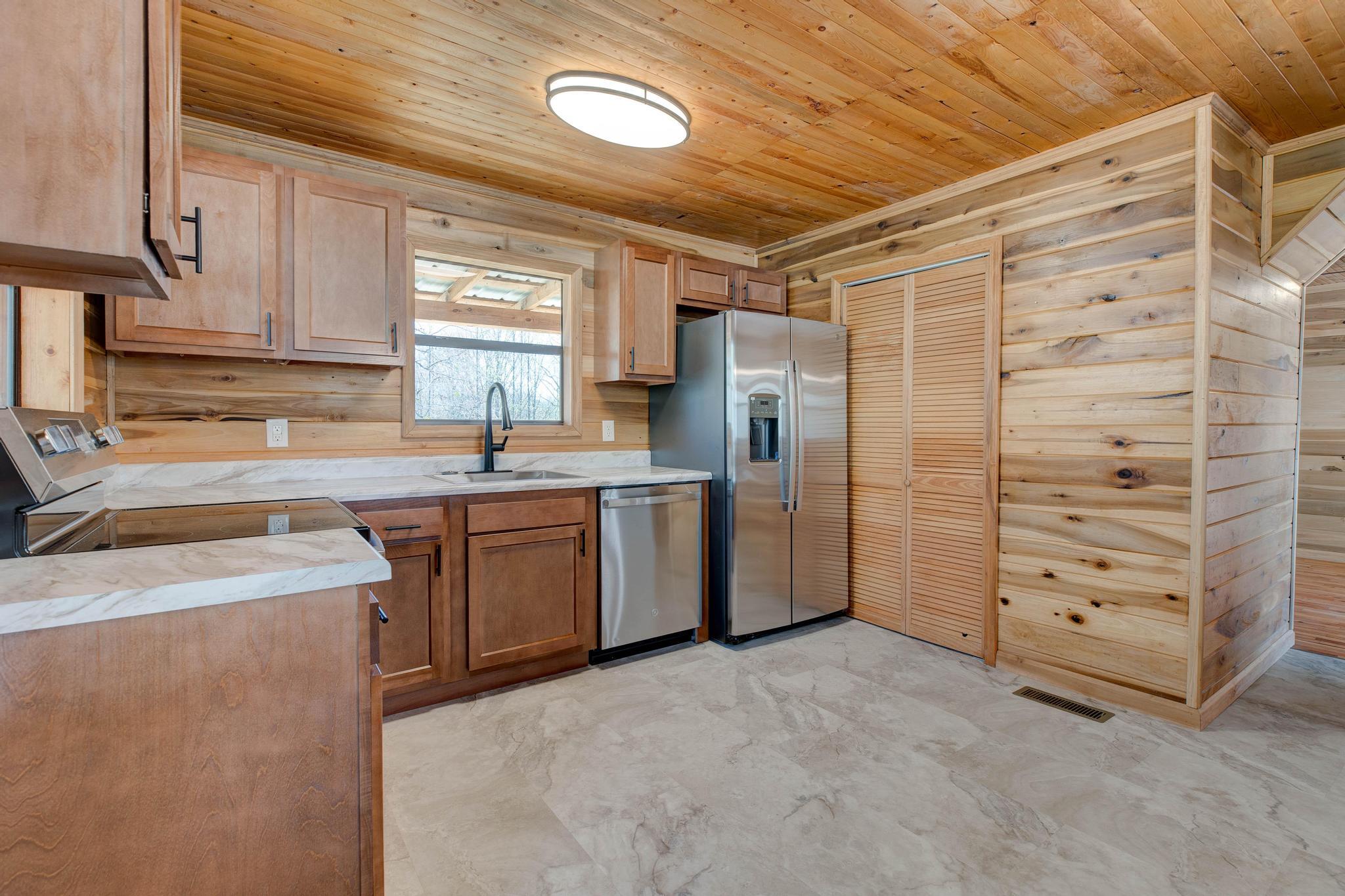 663 Twin Oaks Road Property Photo 10