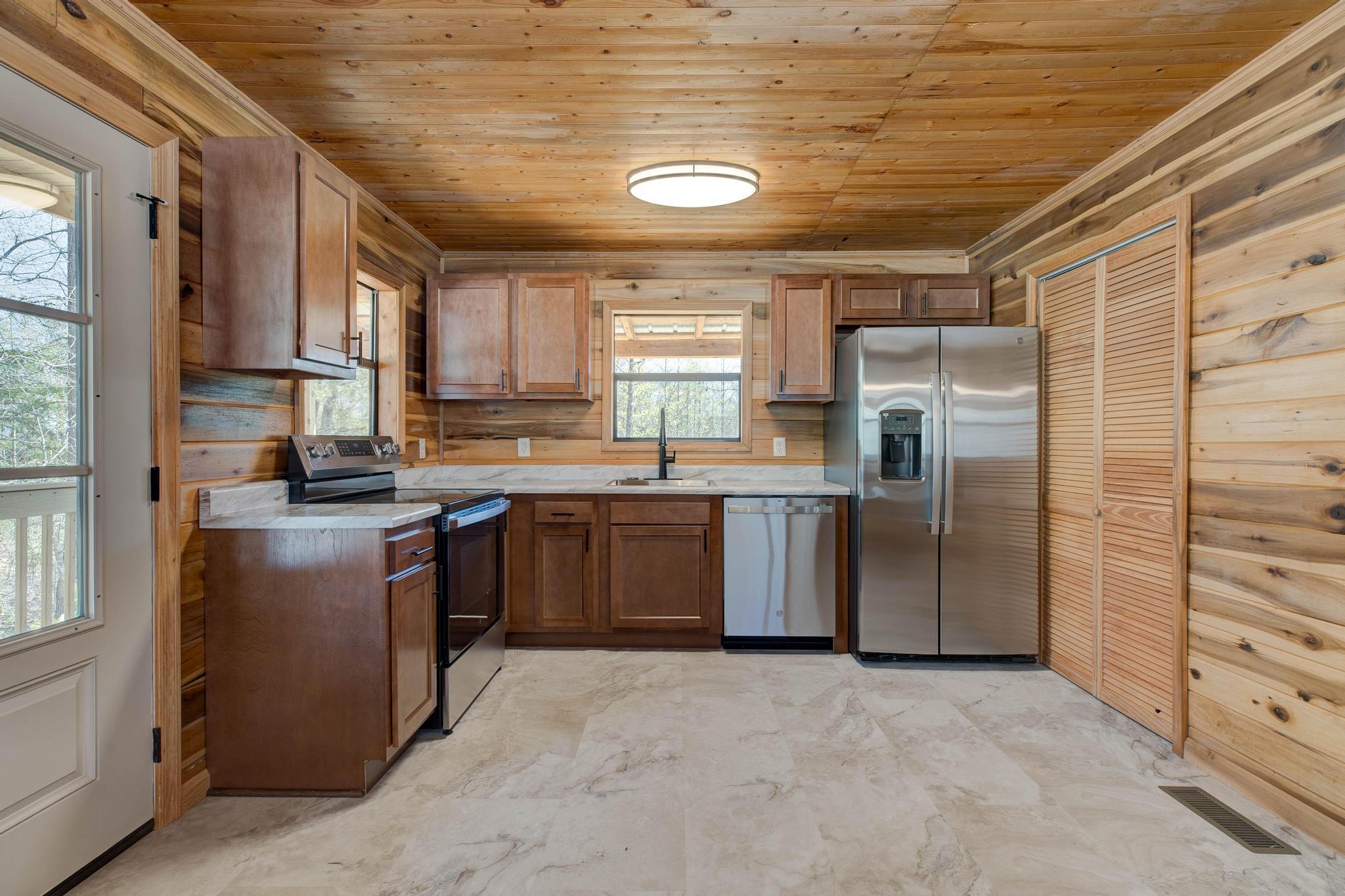 663 Twin Oaks Road Property Photo 11