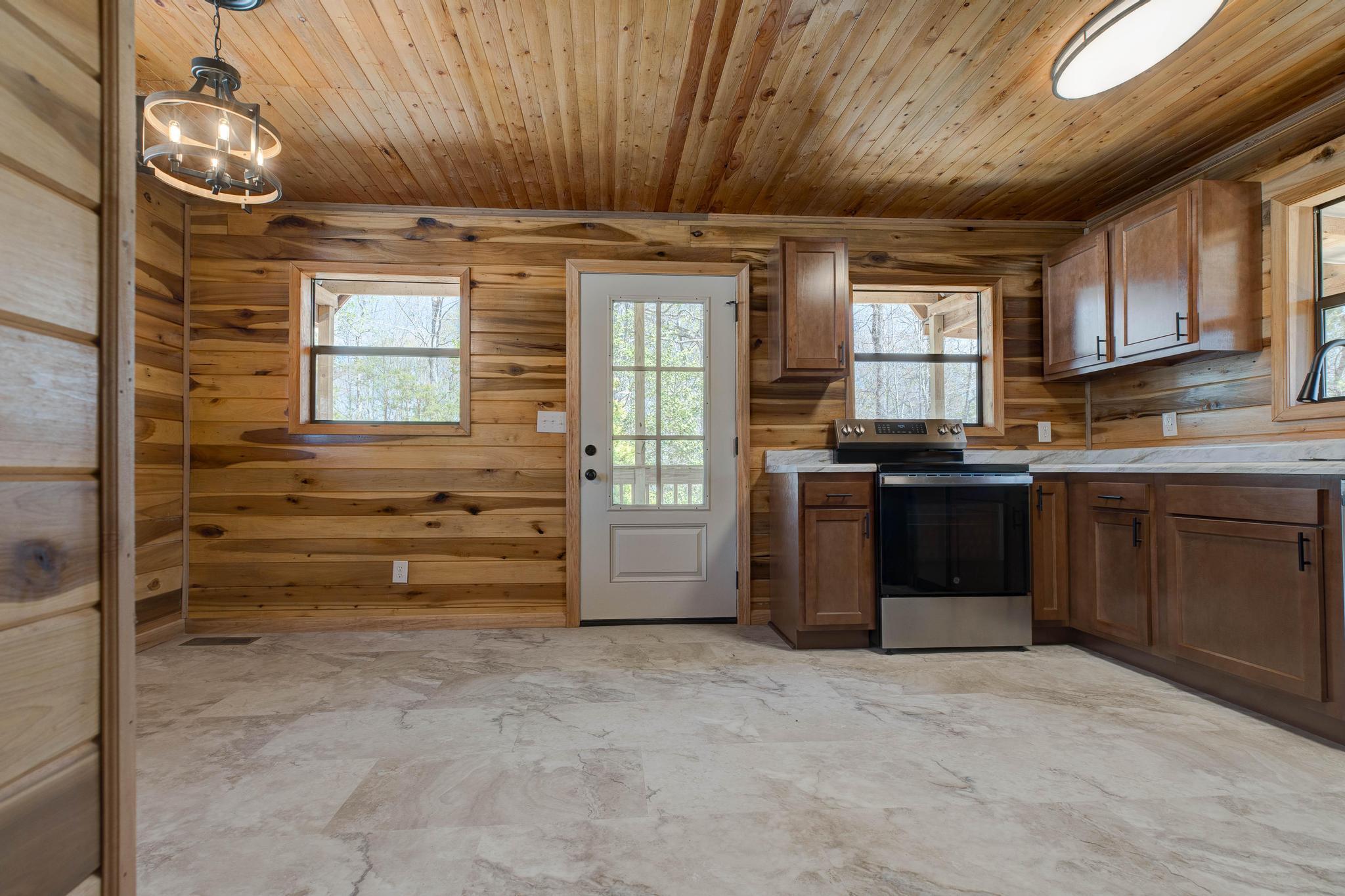663 Twin Oaks Road Property Photo 12
