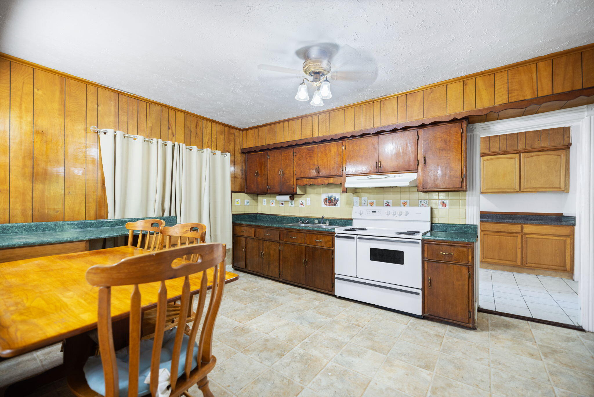 249 3rd Street Property Photo 7
