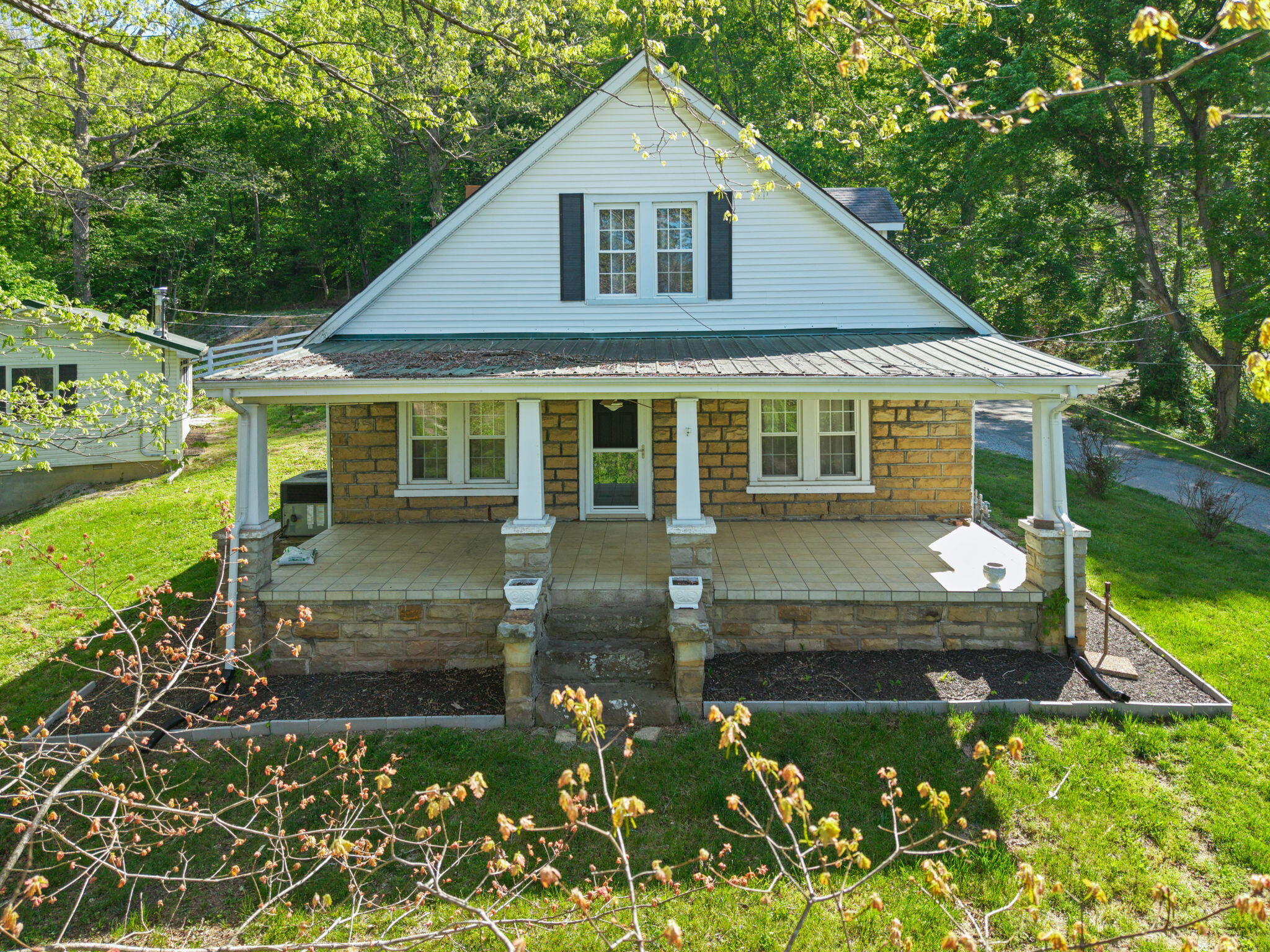 249 3rd Street Property Photo 11