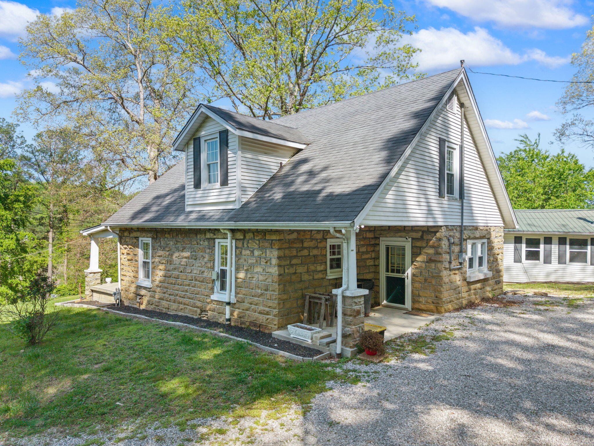 249 3rd Street Property Photo 14