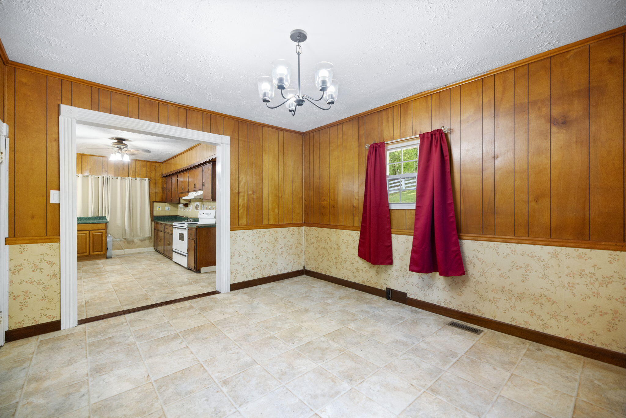 249 3rd Street Property Photo 28