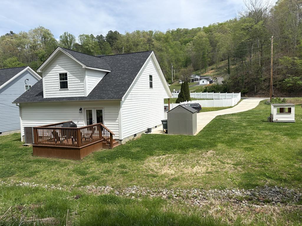27 Wetzel Drive Property Photo 4