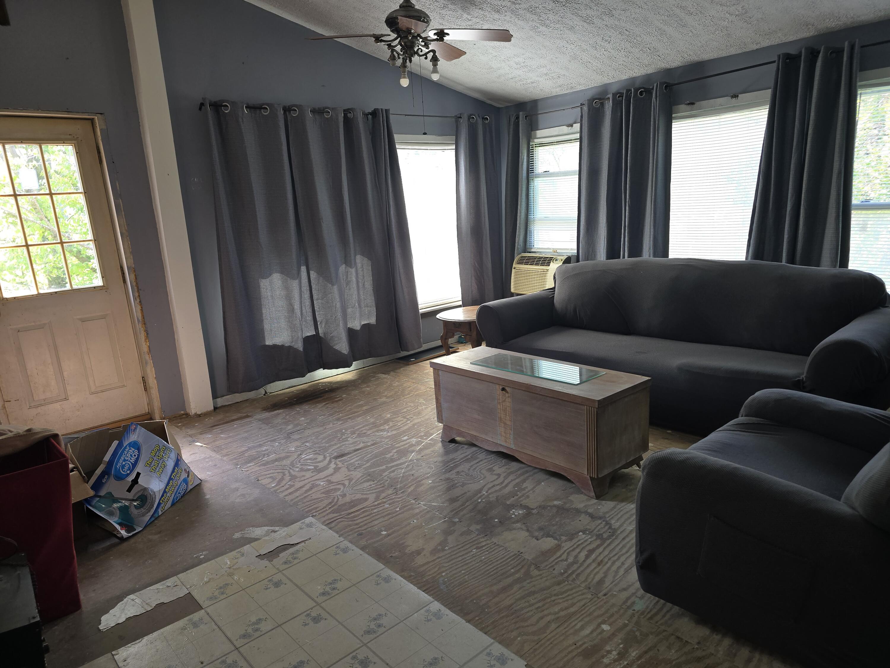391 Rose Road Property Photo 3