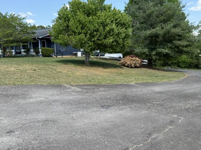 402 Westwood Drive Property Photo 3