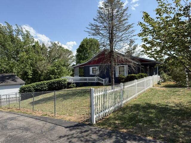 402 Westwood Drive Property Photo 4