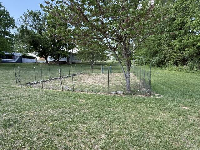 402 Westwood Drive Property Photo 9