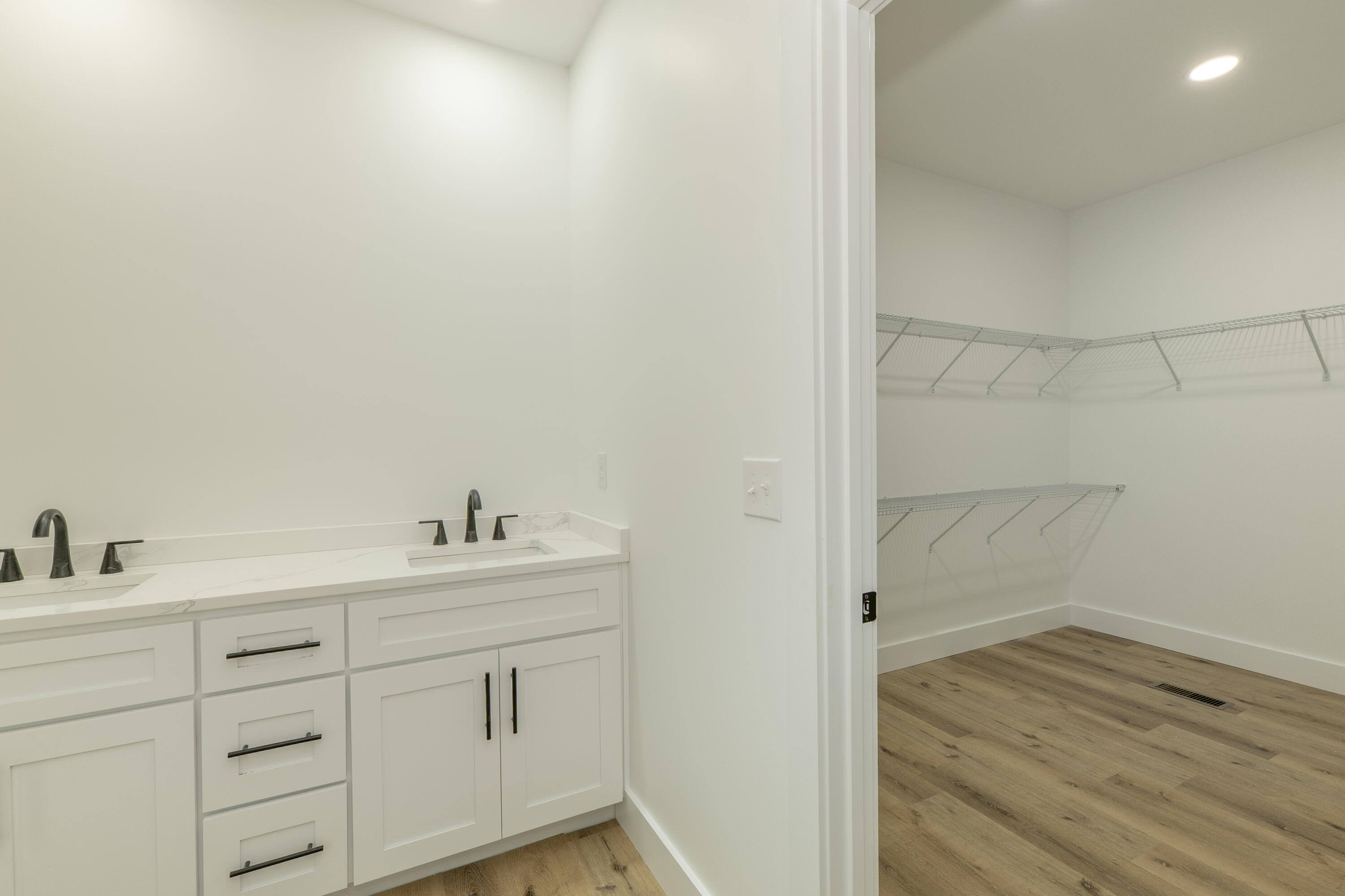 22 E Golden Island Property Photo 18