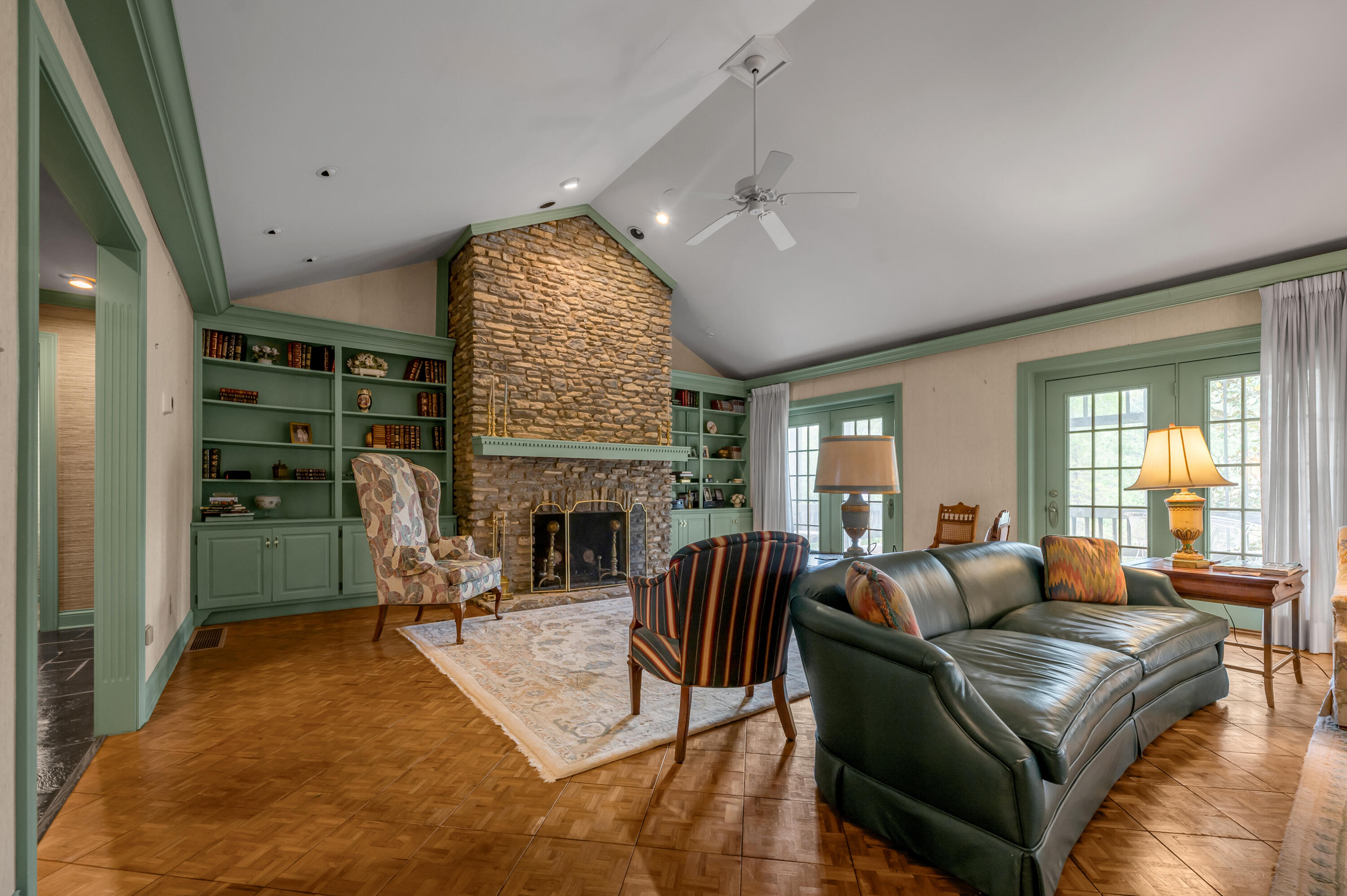 105 Old Farm Road Property Photo 8