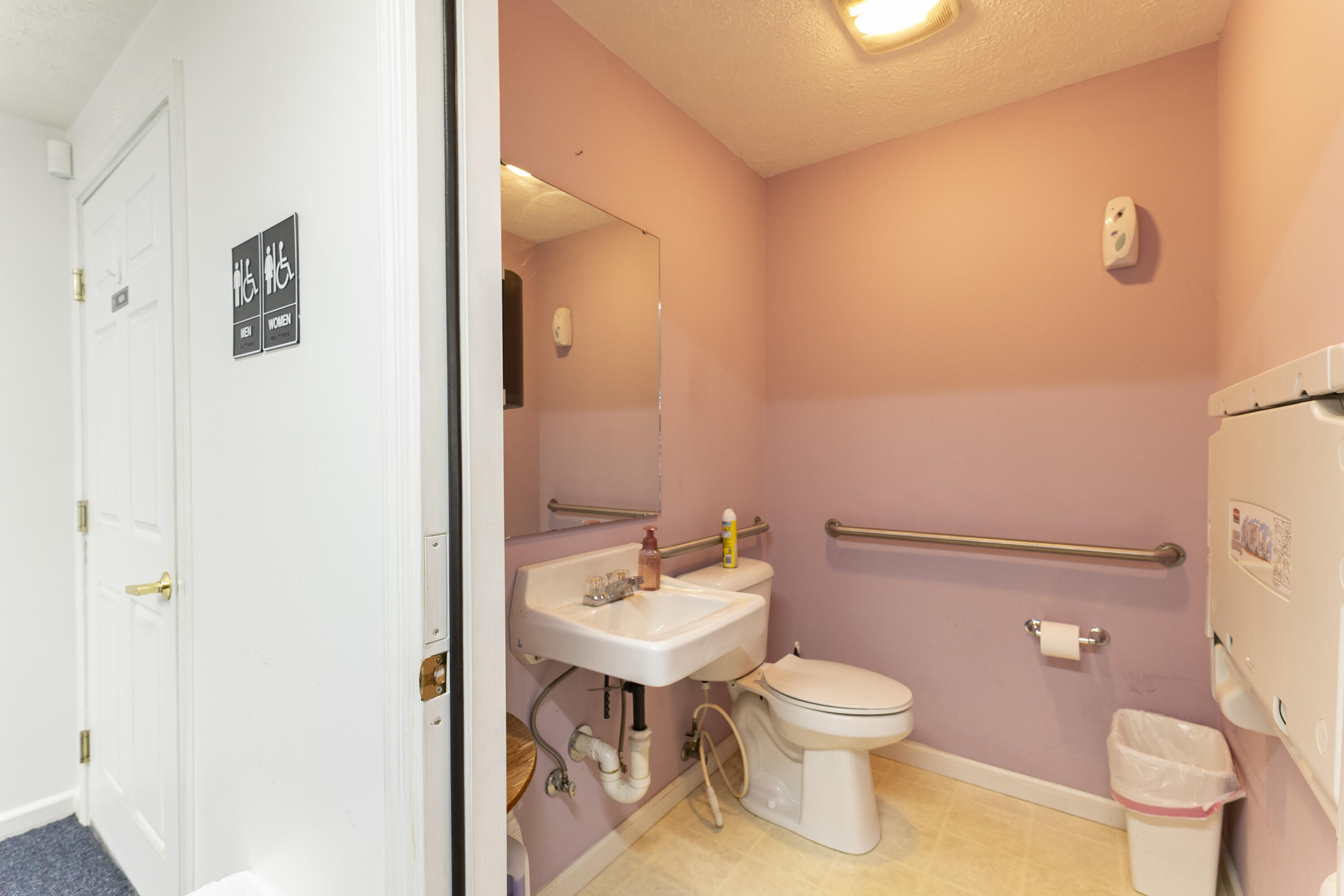 1104 N Main Street Property Photo 29