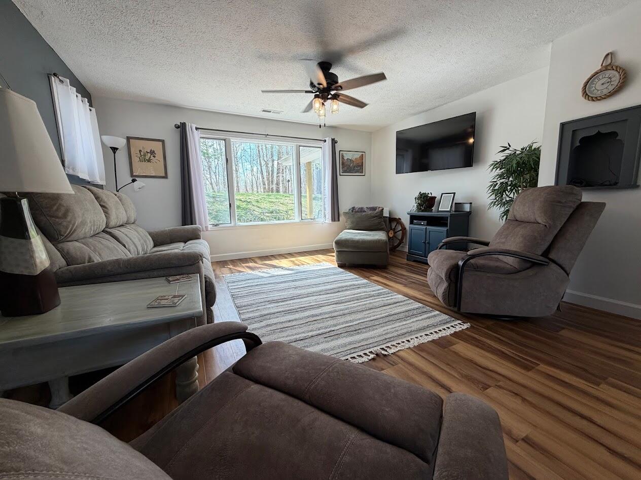 404 Lorel Dunbar Road Property Photo 3