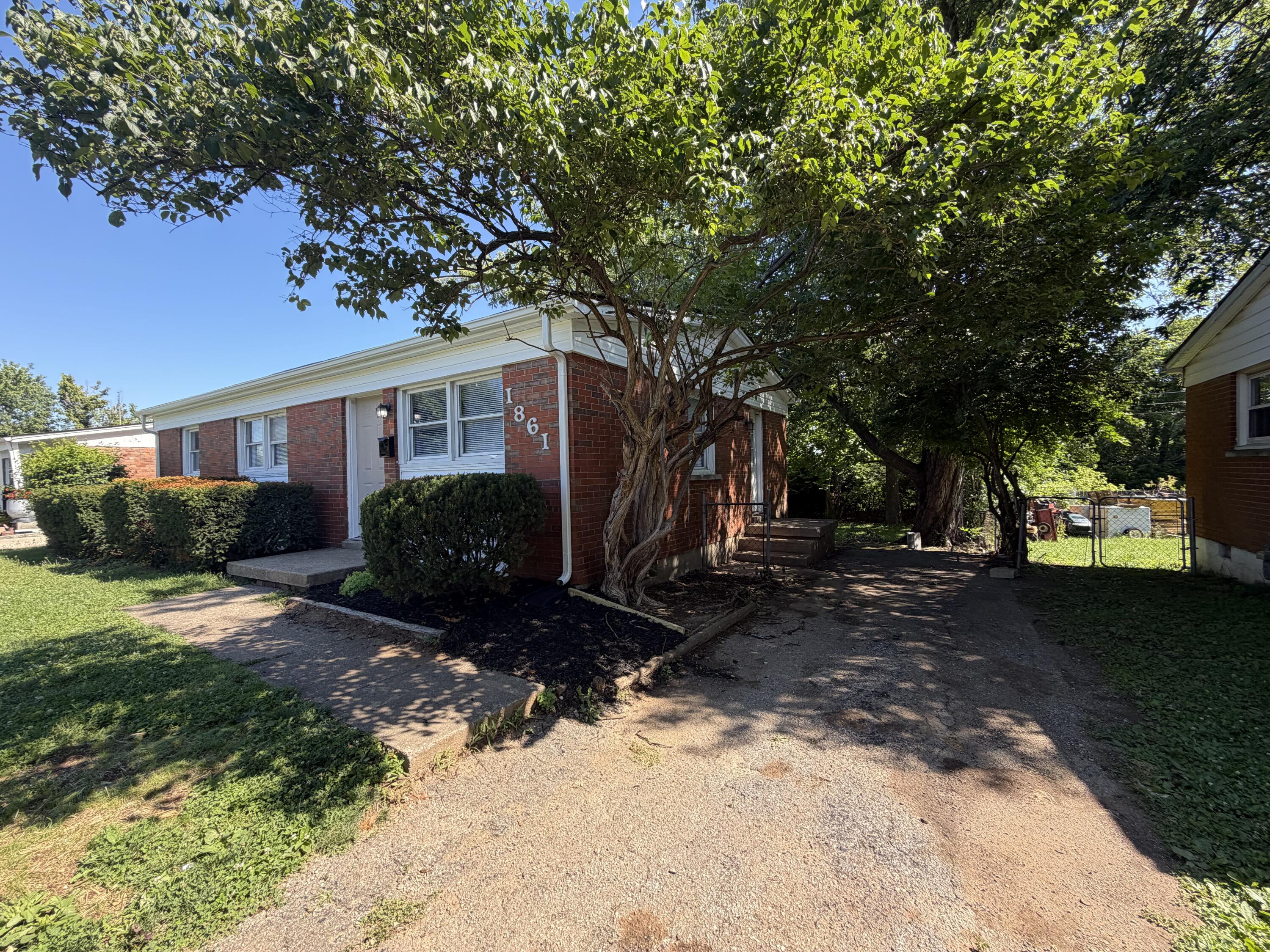 1861 Dunkirk Drive Property Photo 3