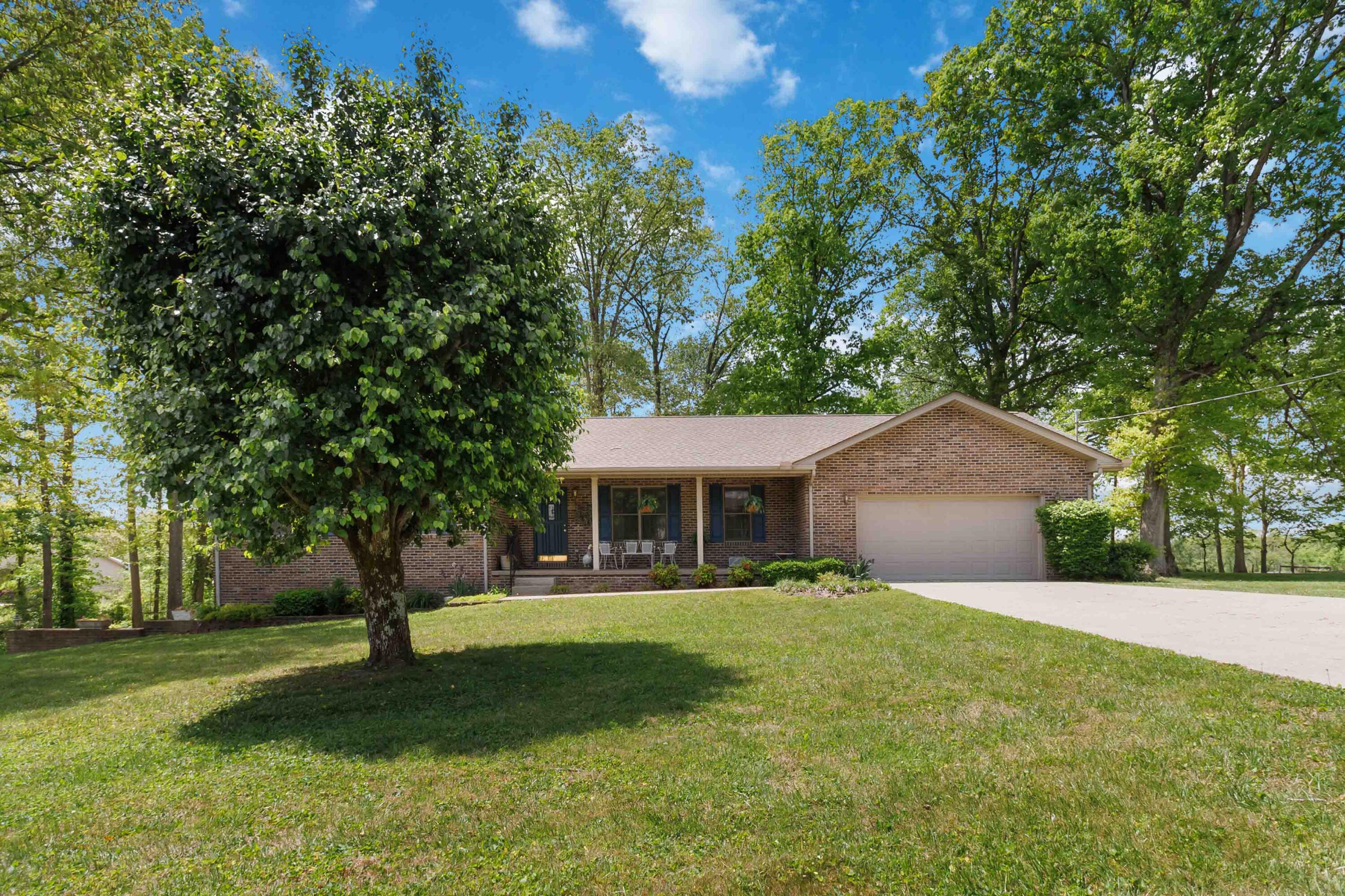 1242 Yorkshire Estates Road Property Photo 3