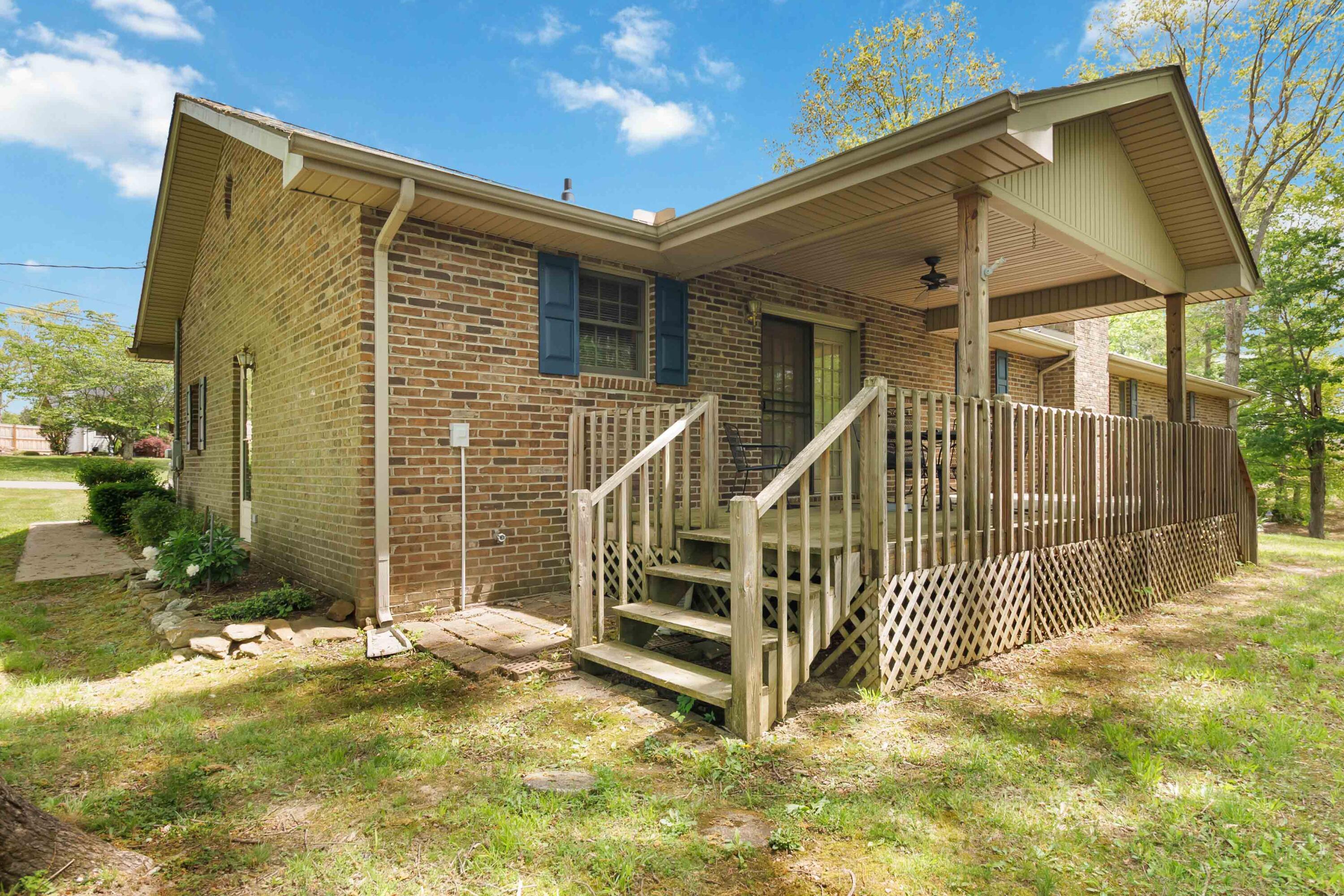 1242 Yorkshire Estates Road Property Photo 7