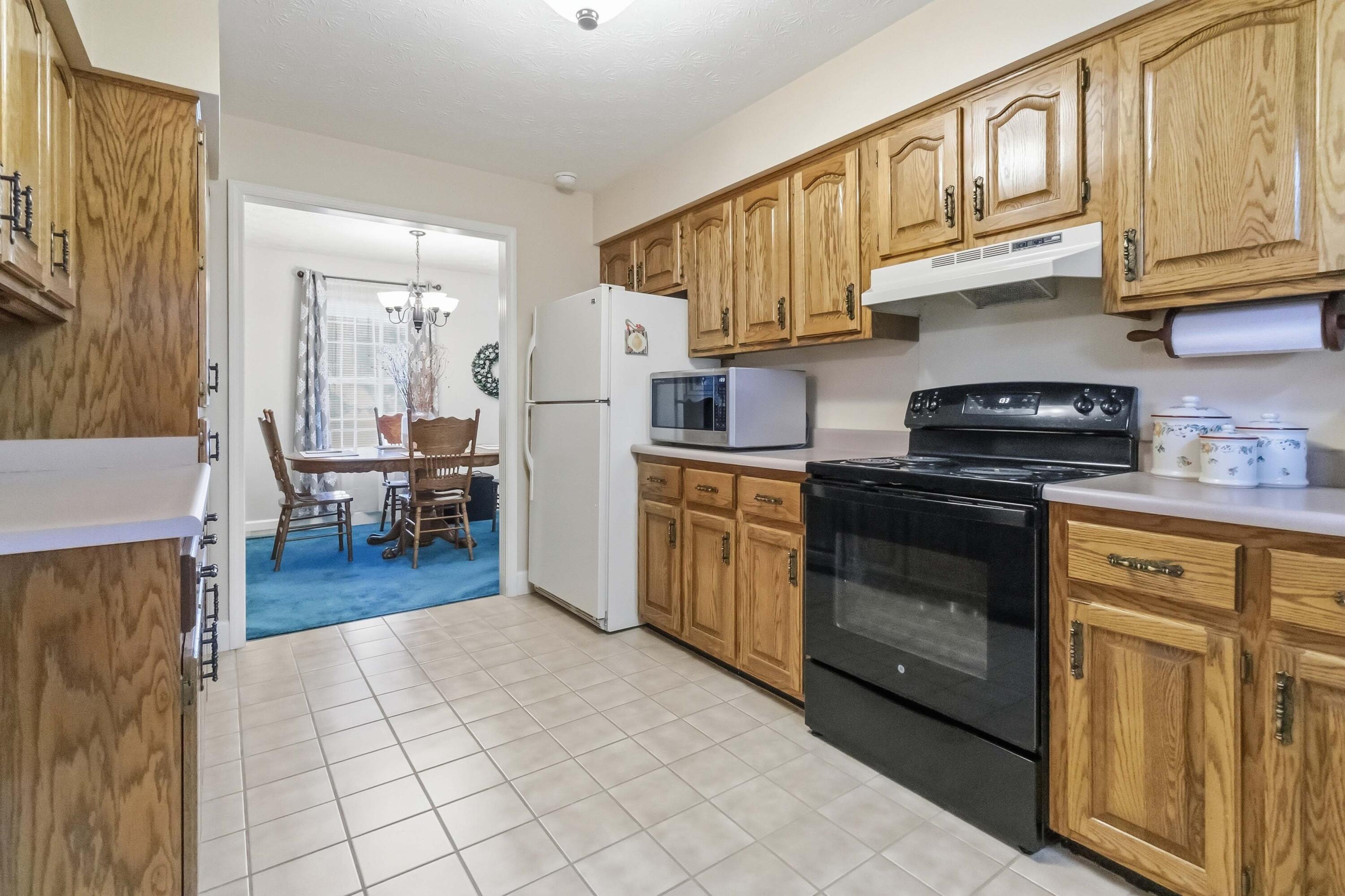 1242 Yorkshire Estates Road Property Photo 34