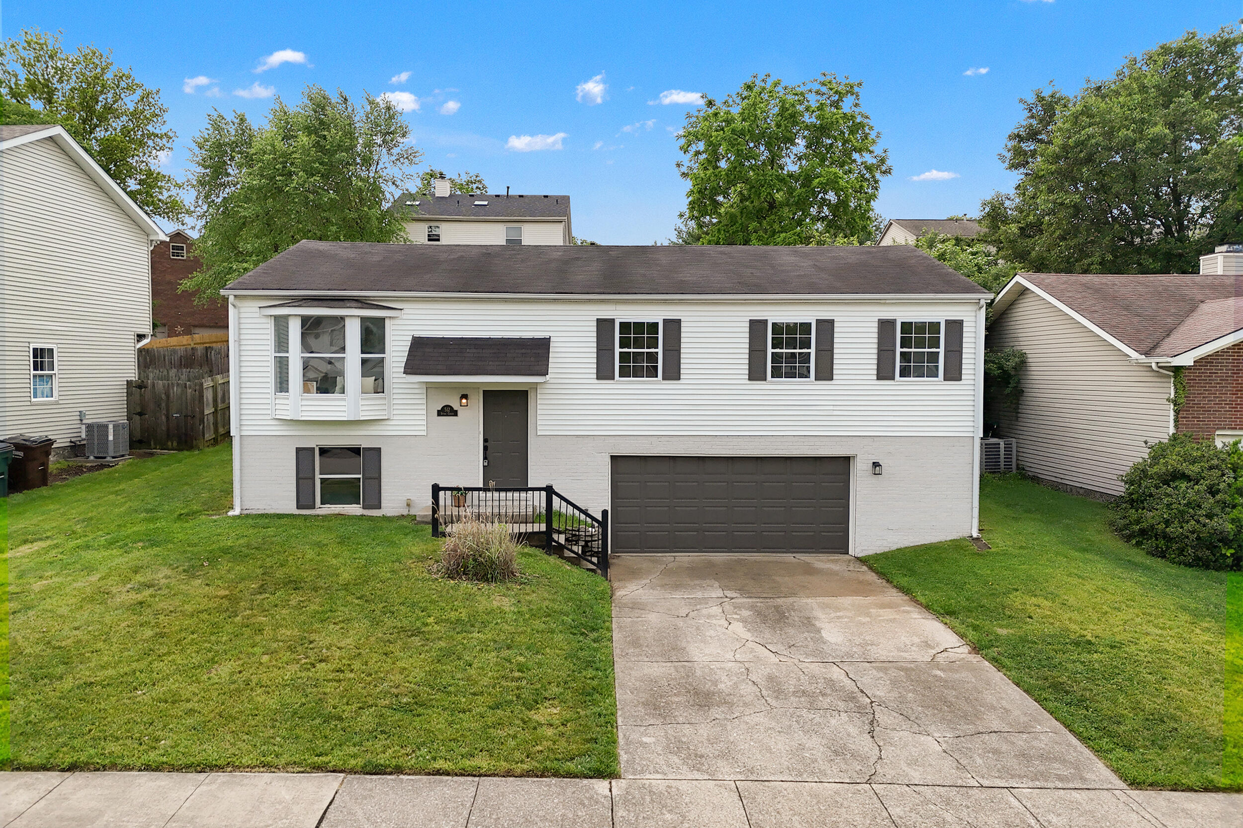 512 Stone Creek Drive Property Photo 1
