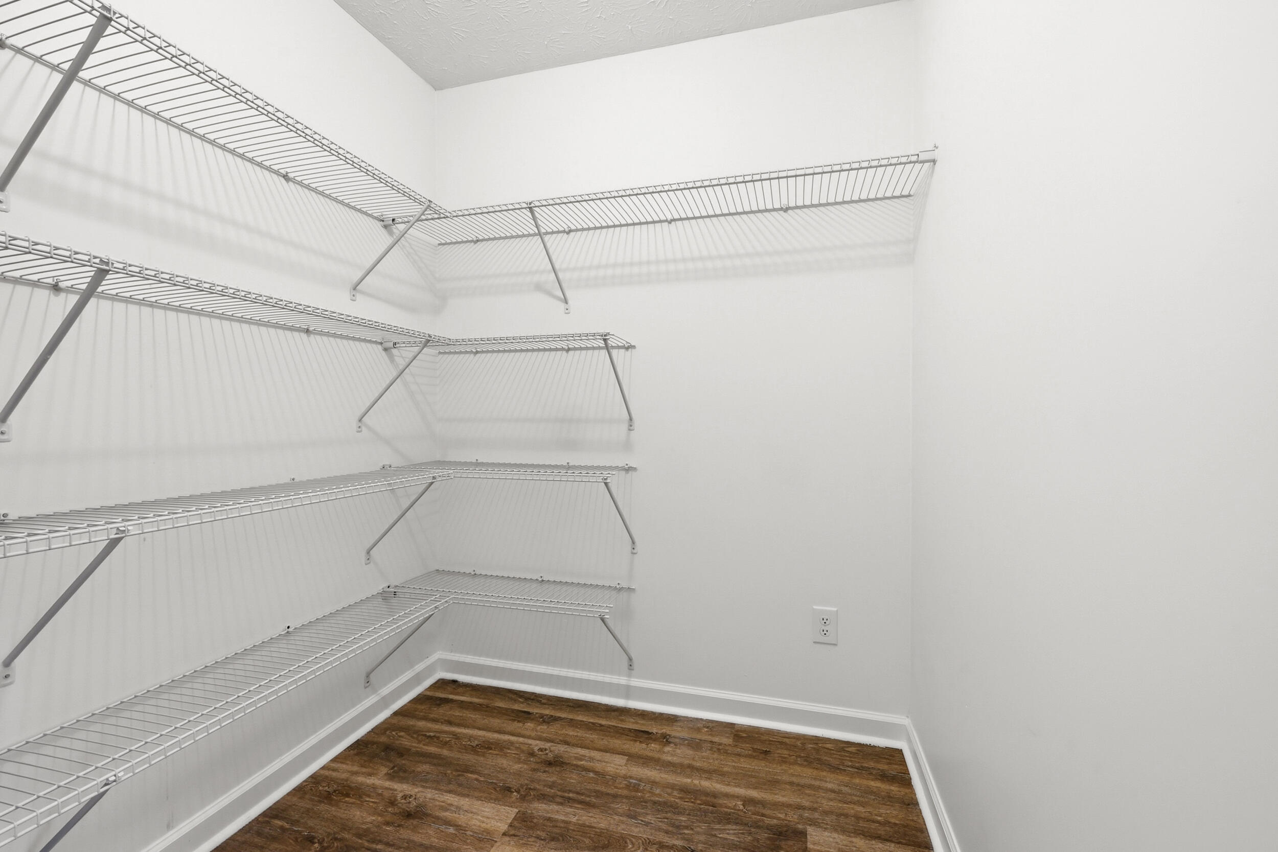 512 Stone Creek Drive Property Photo 10