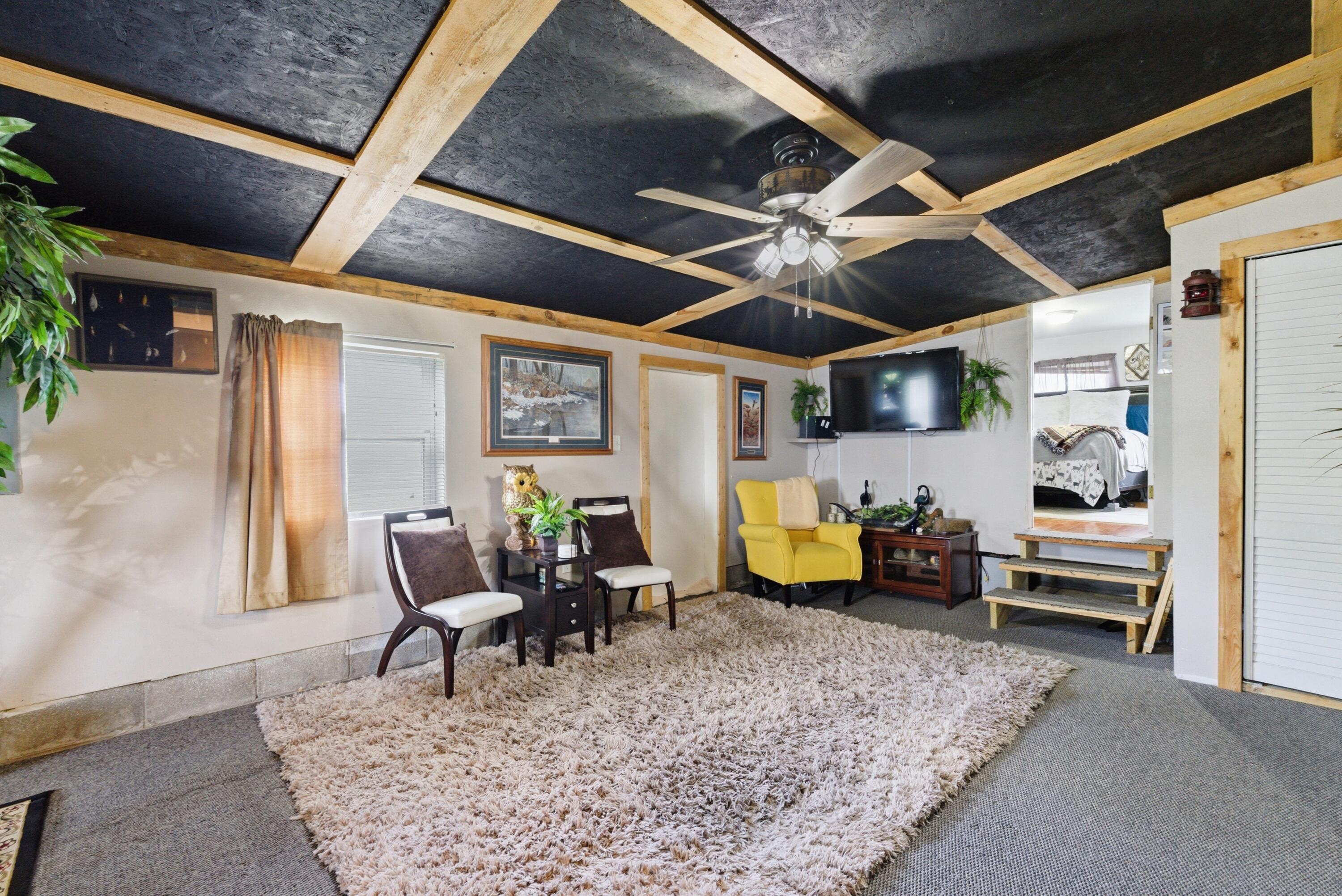 595 Ky-2002 Property Photo 41