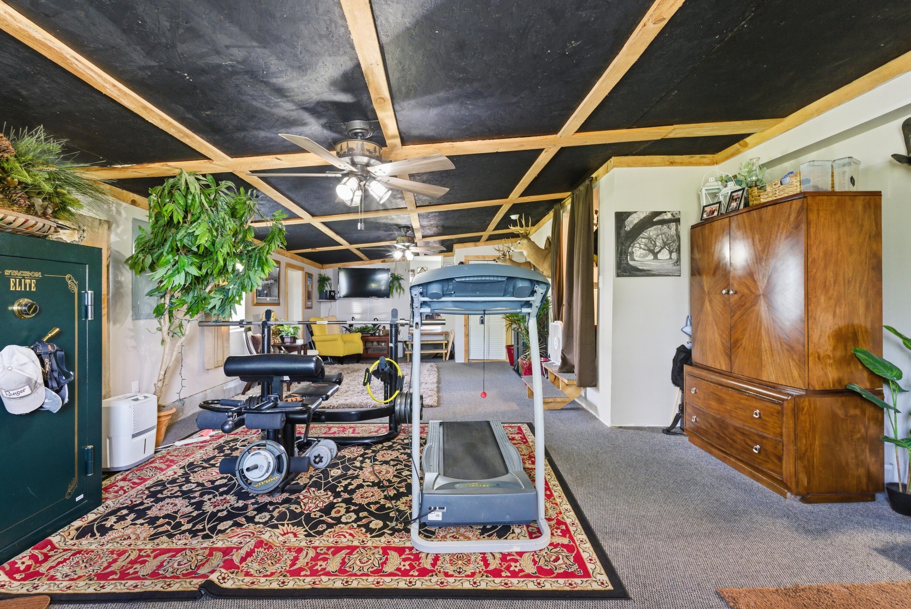 595 Ky-2002 Property Photo 42