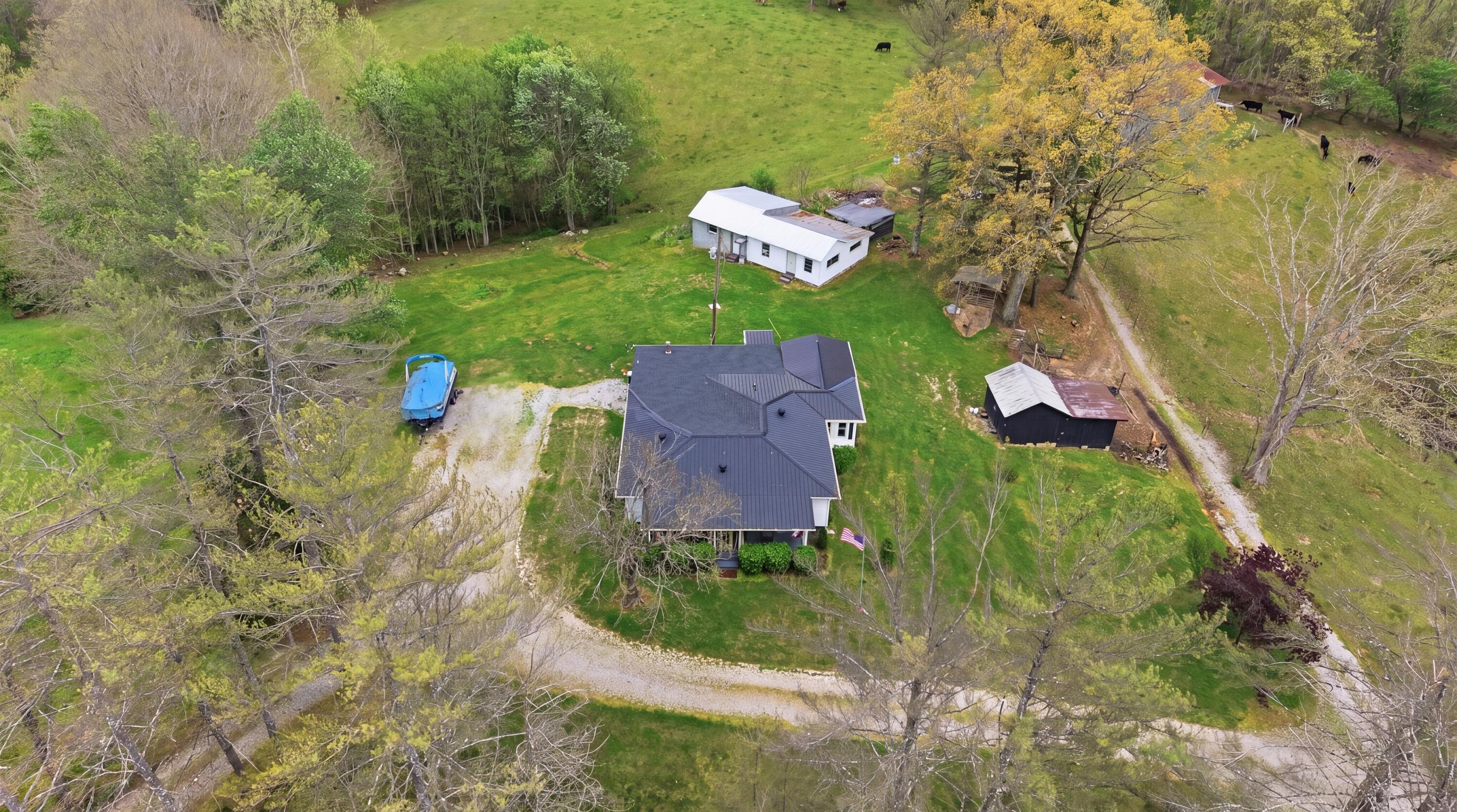 595 Ky-2002 Property Photo 53