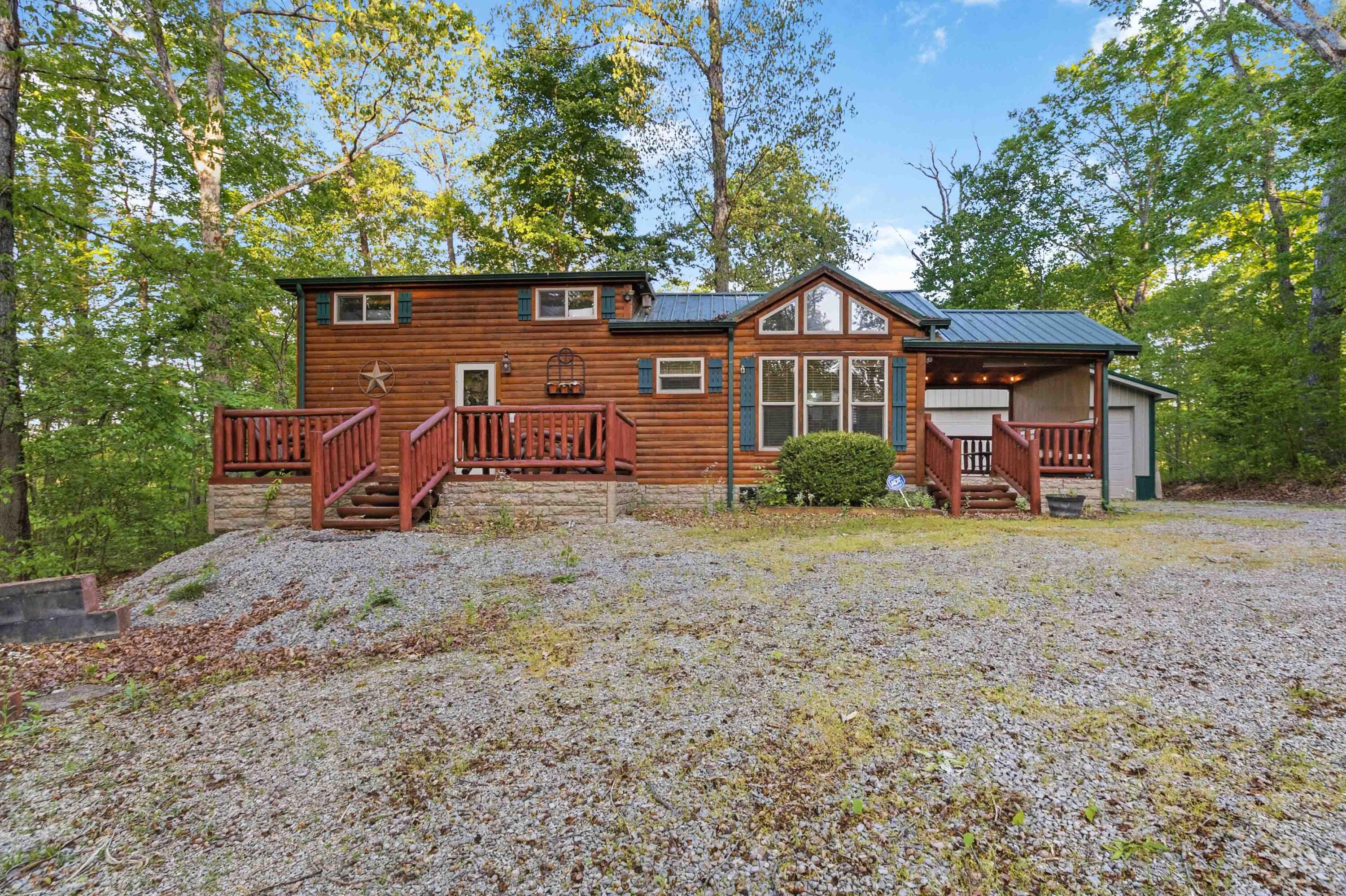 318 Pine Tree Circle Property Photo 2