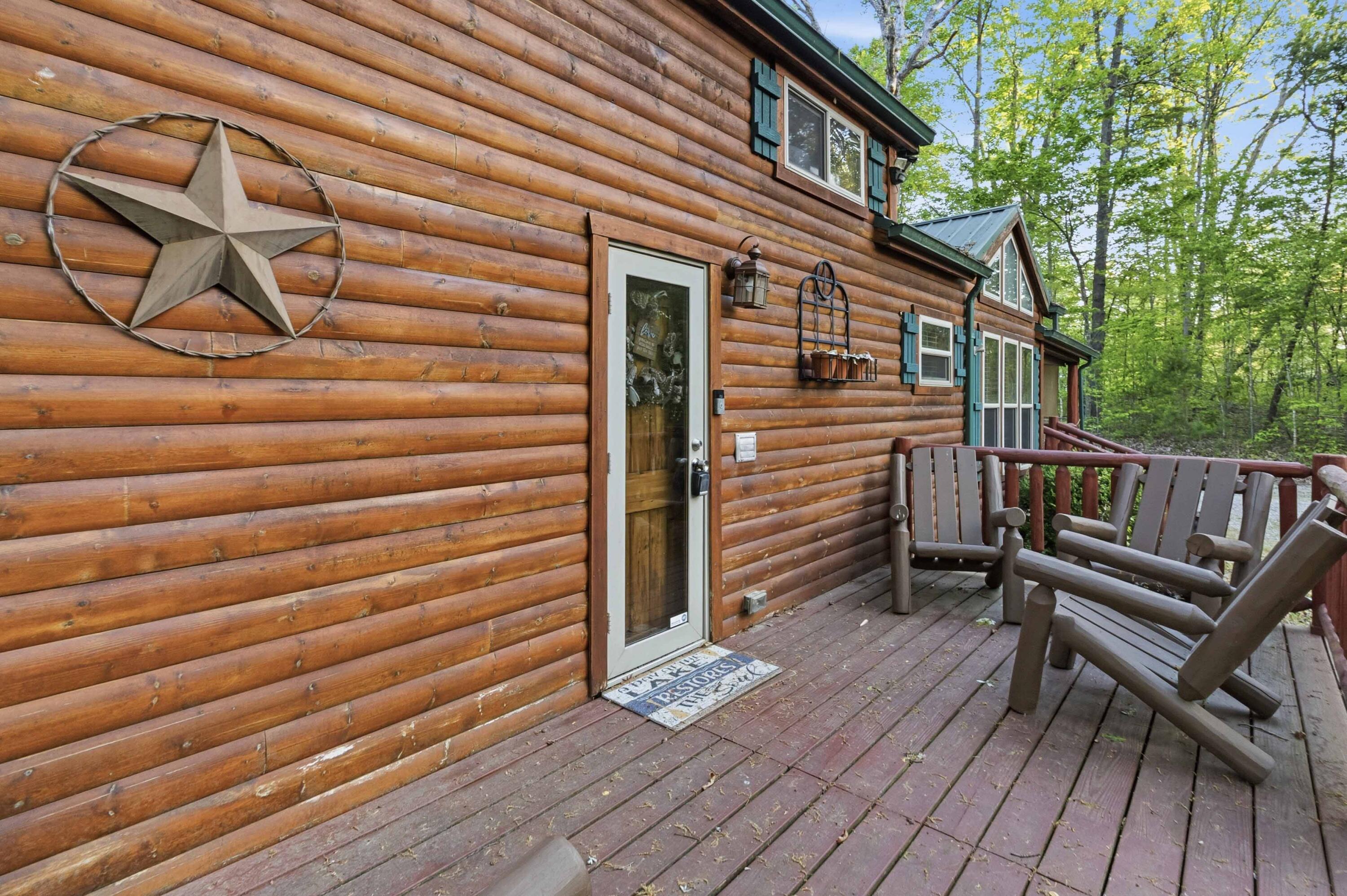 318 Pine Tree Circle Property Photo 5