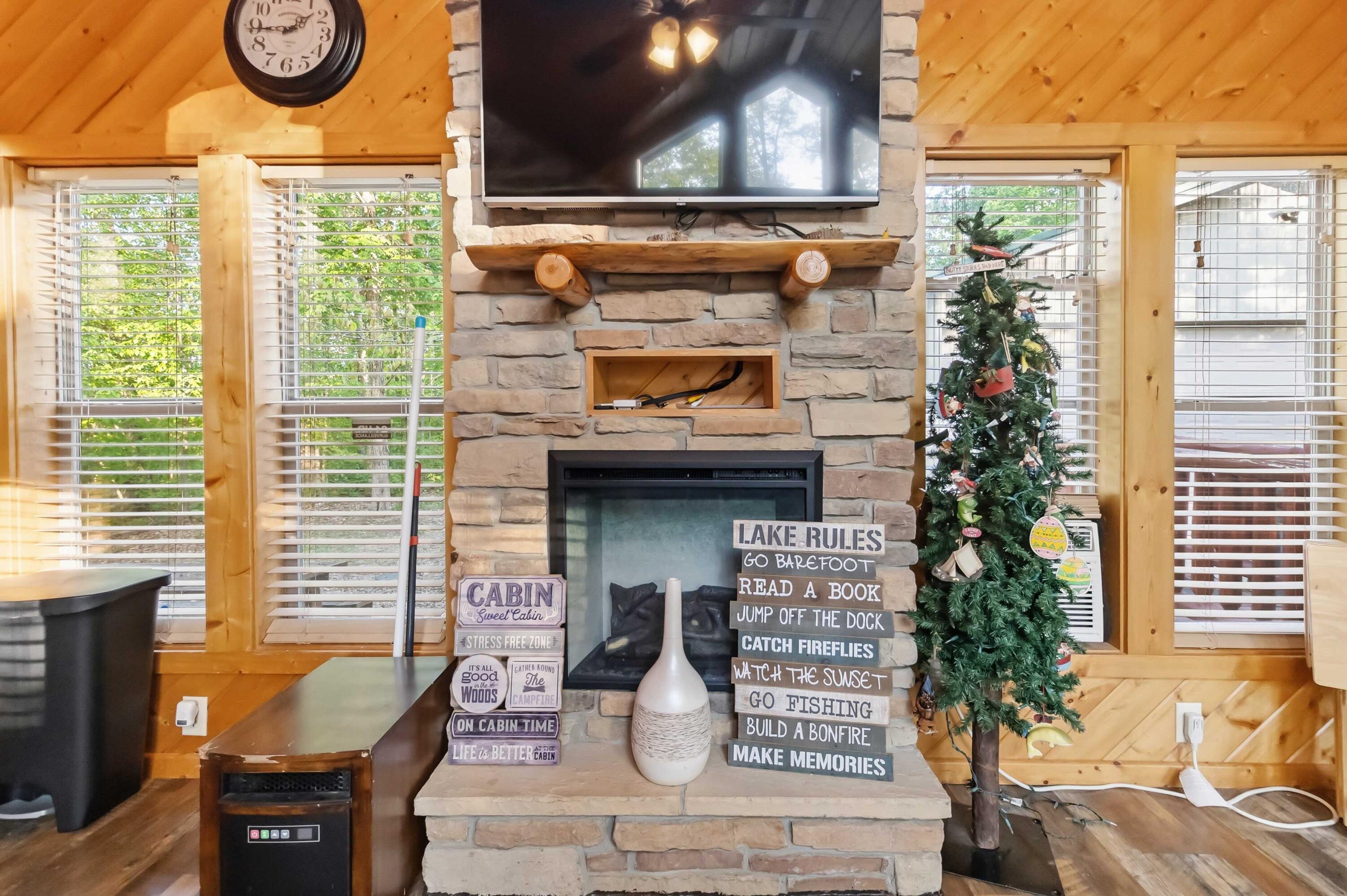 318 Pine Tree Circle Property Photo 10