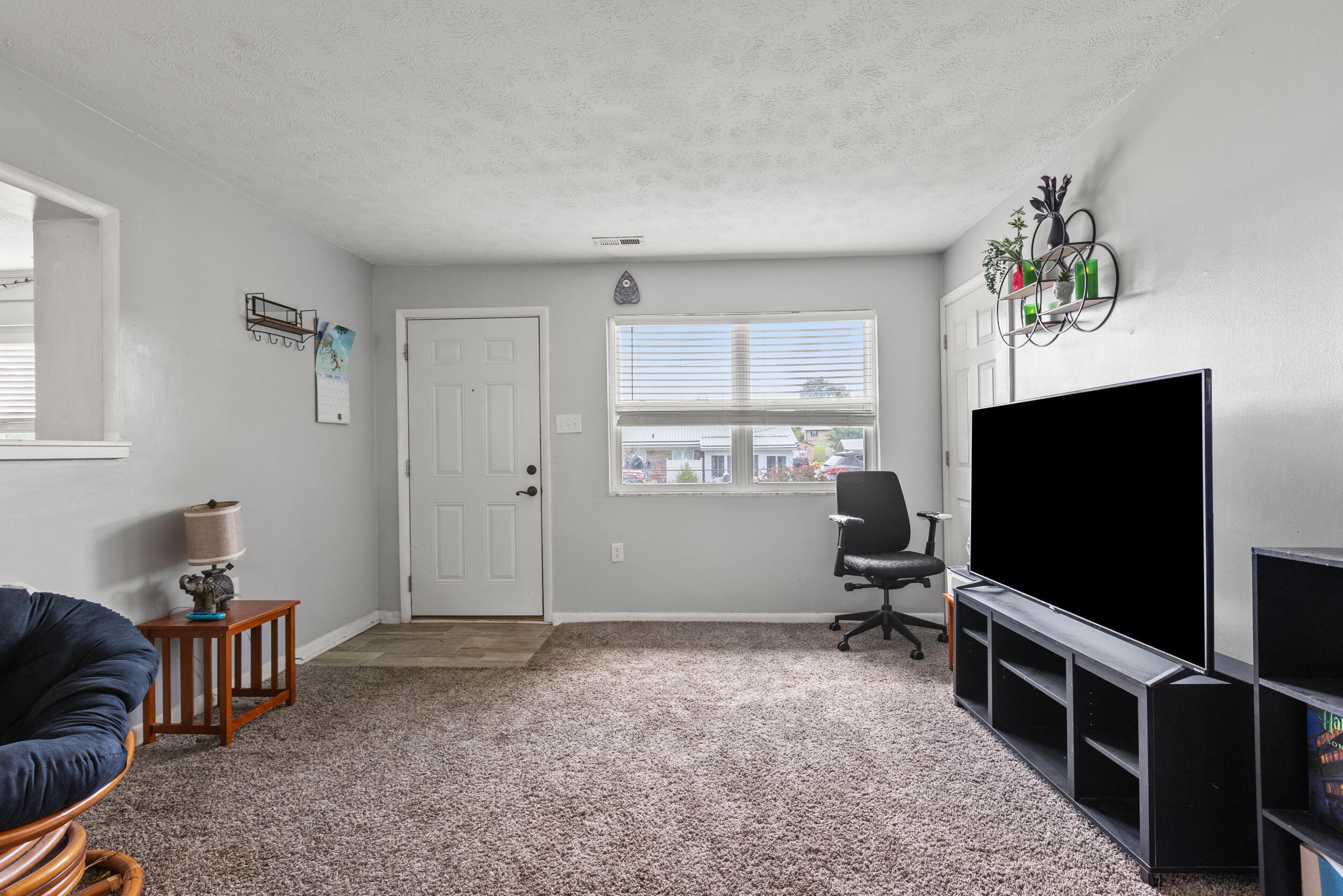 107 Elaine Avenue Property Photo 3