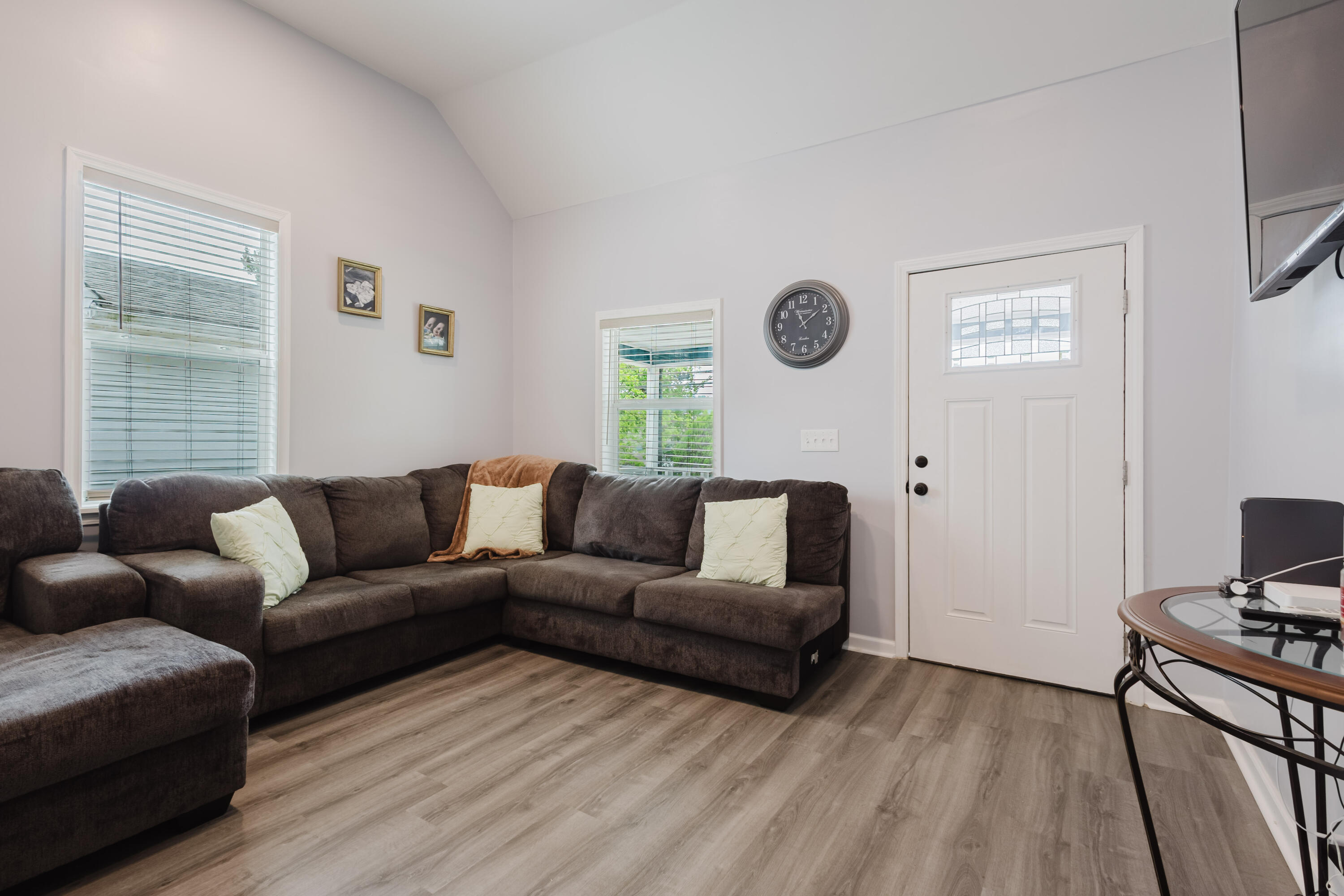 335 Broadway Street Property Photo 6