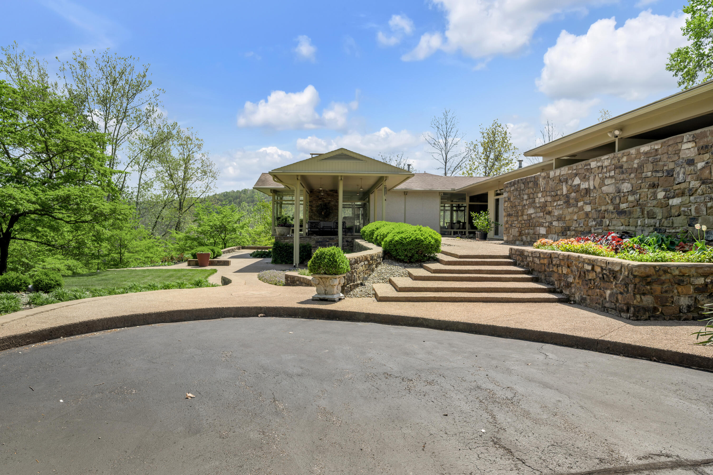 150 Pine Hill Drive Property Photo 7