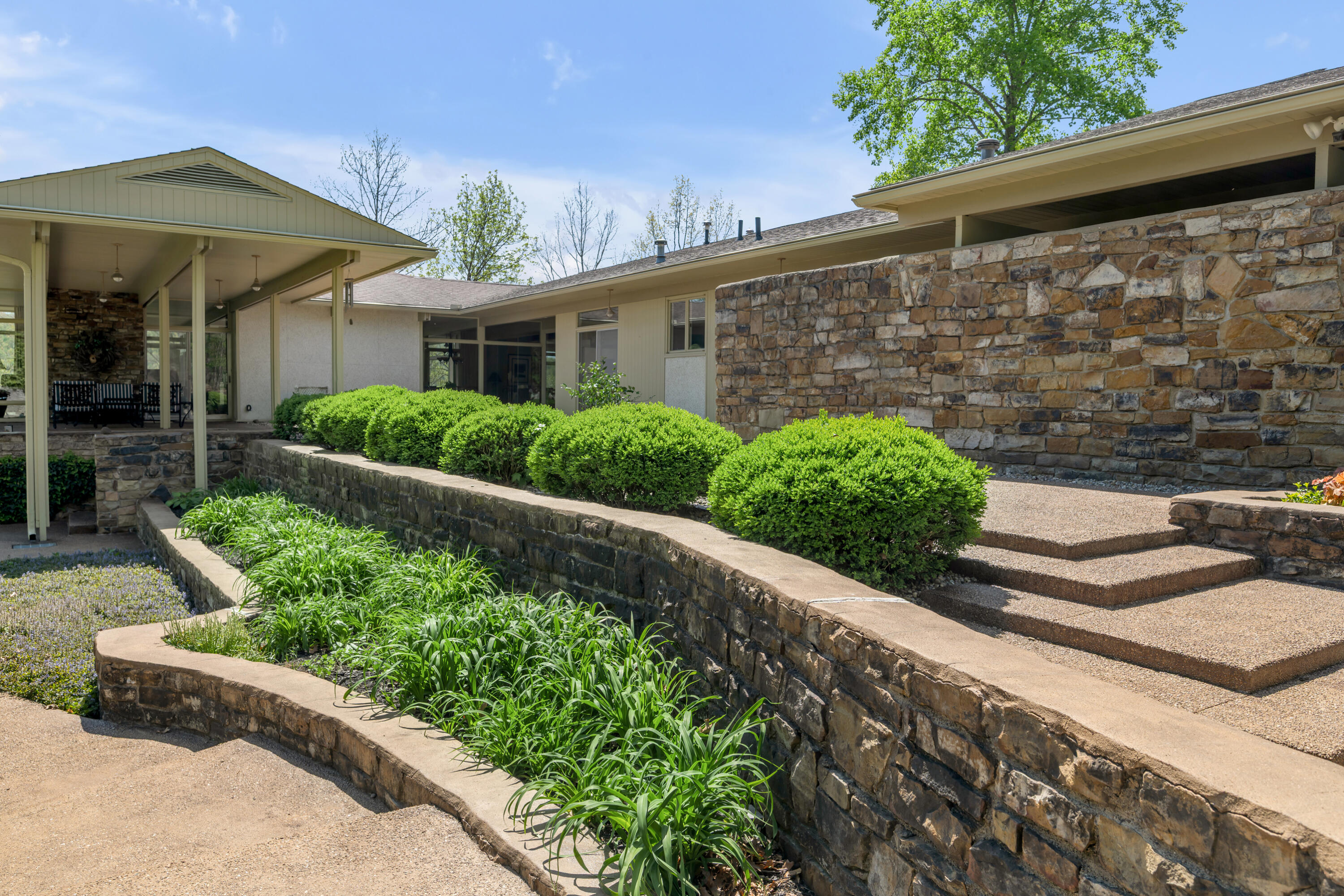 150 Pine Hill Drive Property Photo 10