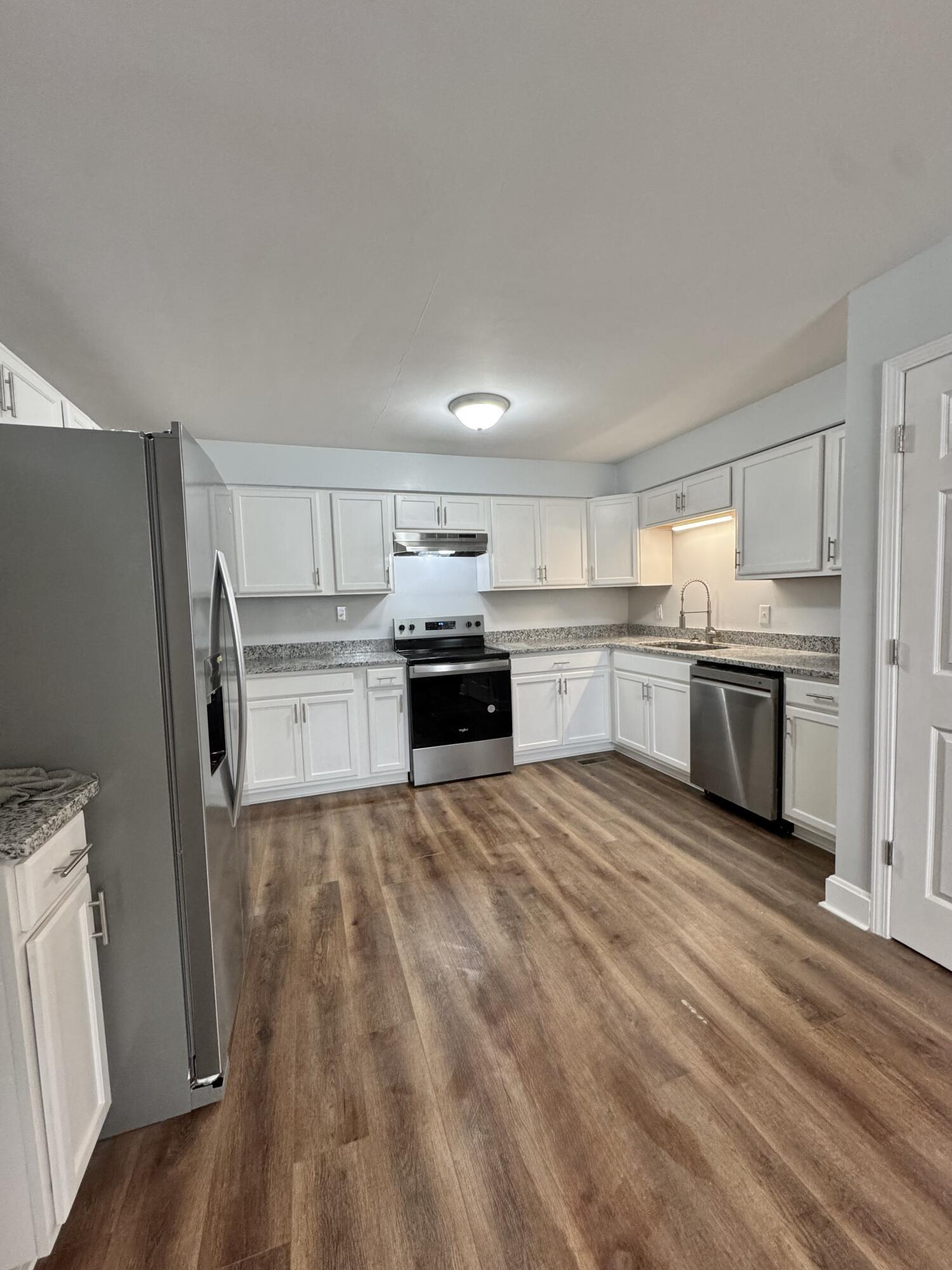 600 E Lexington Avenue Property Photo 6