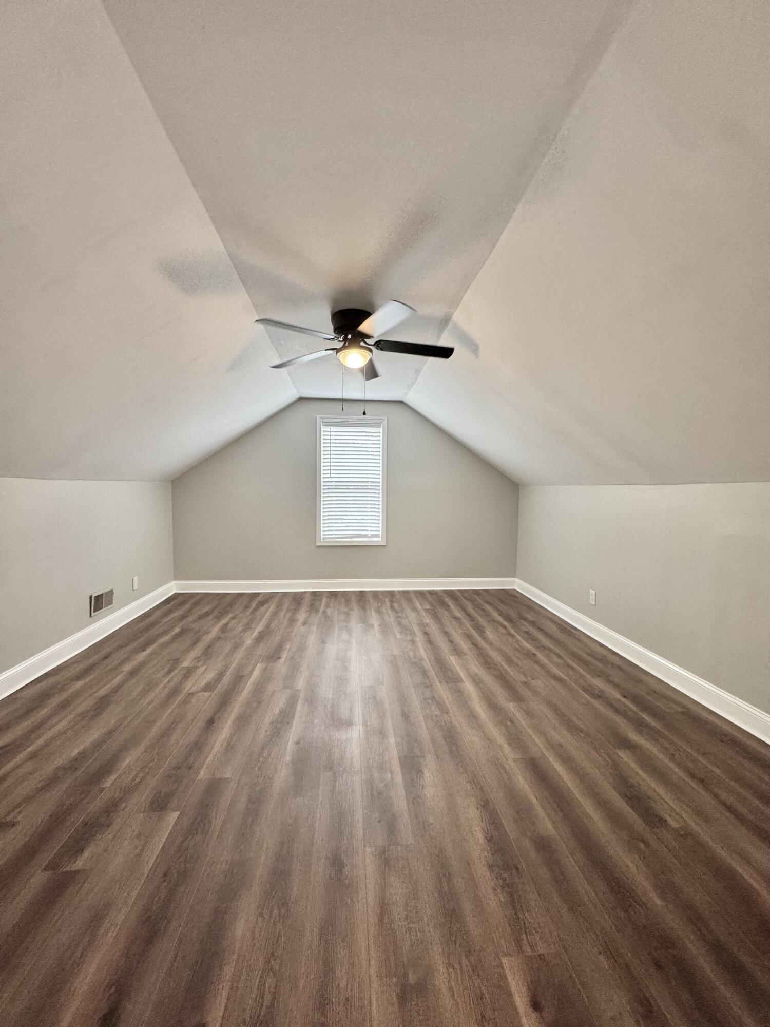 600 E Lexington Avenue Property Photo 16
